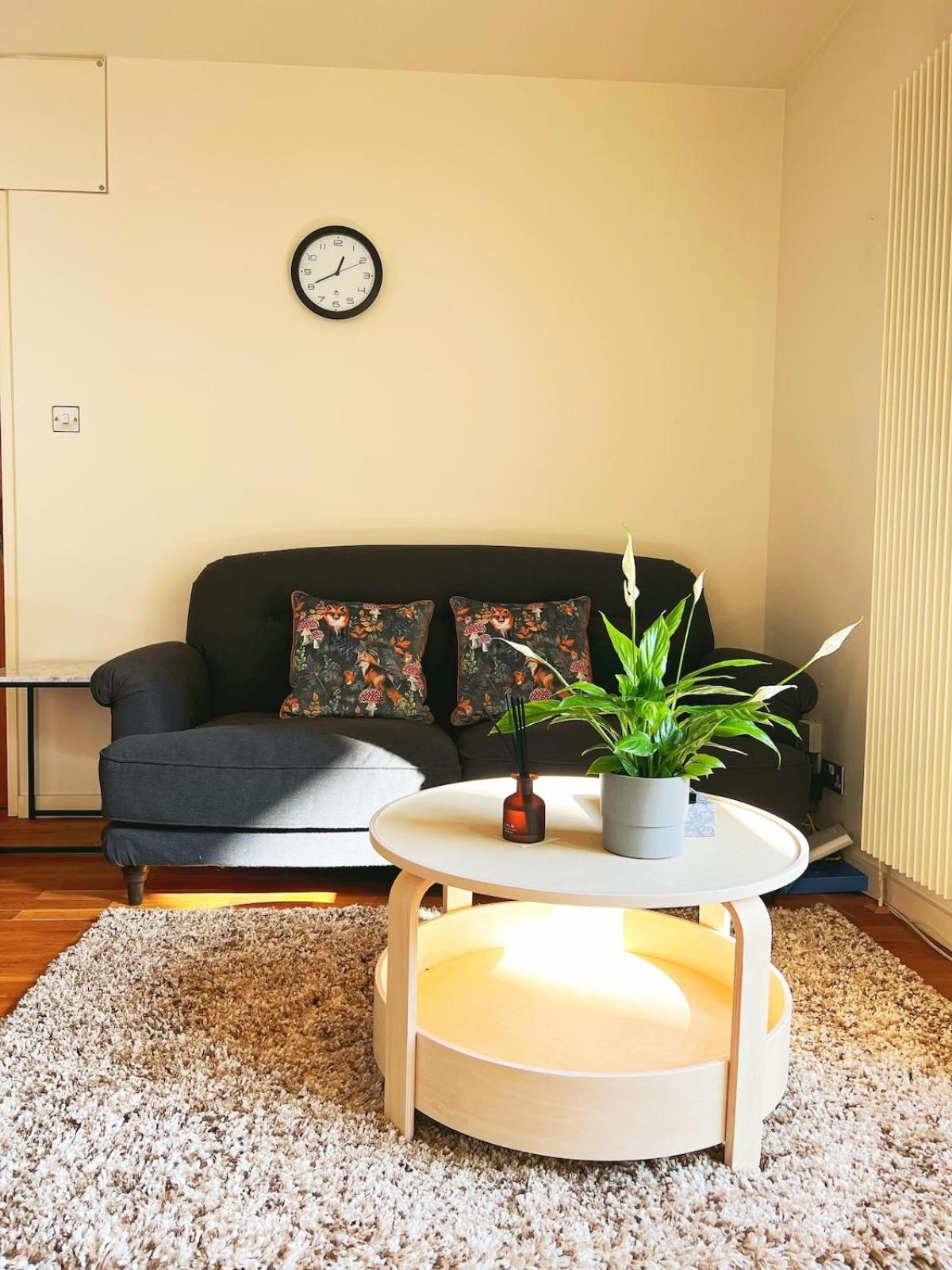 Luxury At Apartment *