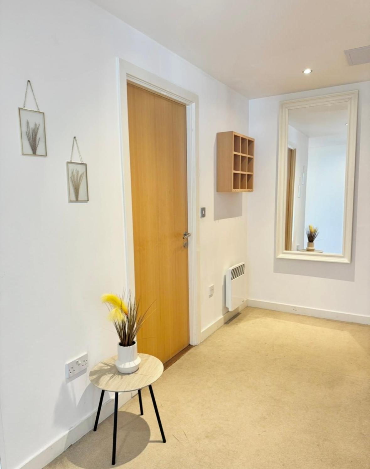 Modern Two Bedroom Appartement *