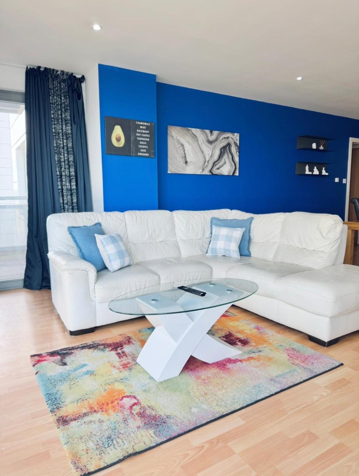 Modern Two Bedroom Appartement *