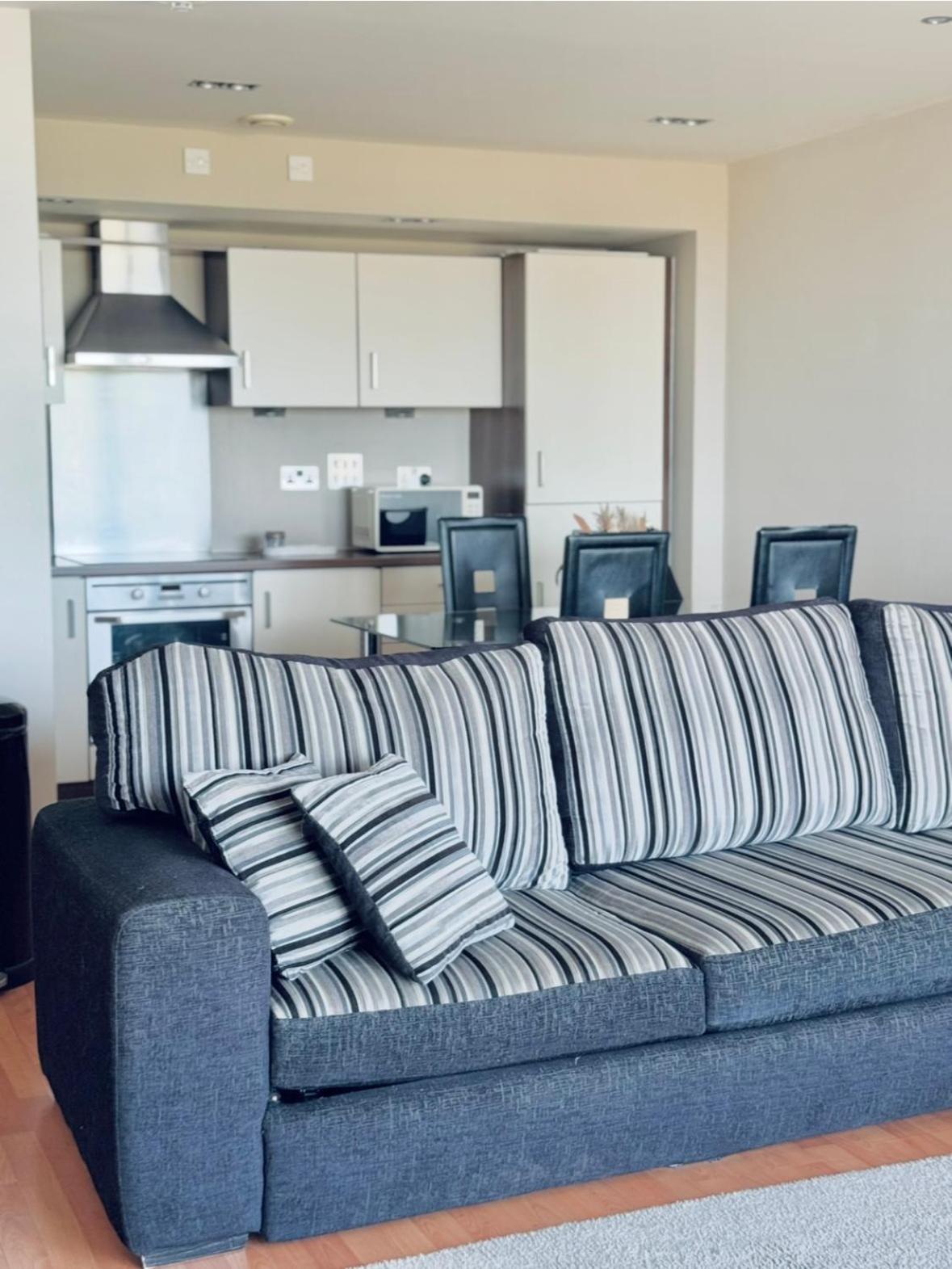 Modern Two Bedroom Appartement *