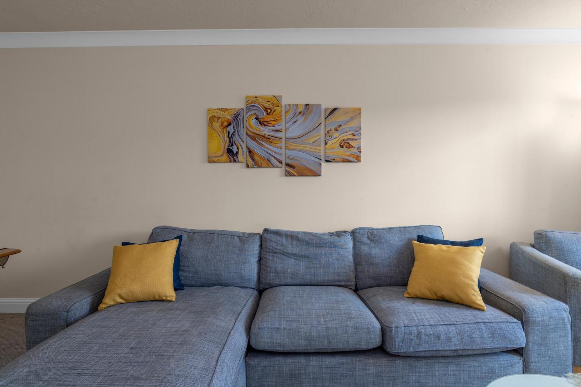 2 Bedroom In With Free Parking *