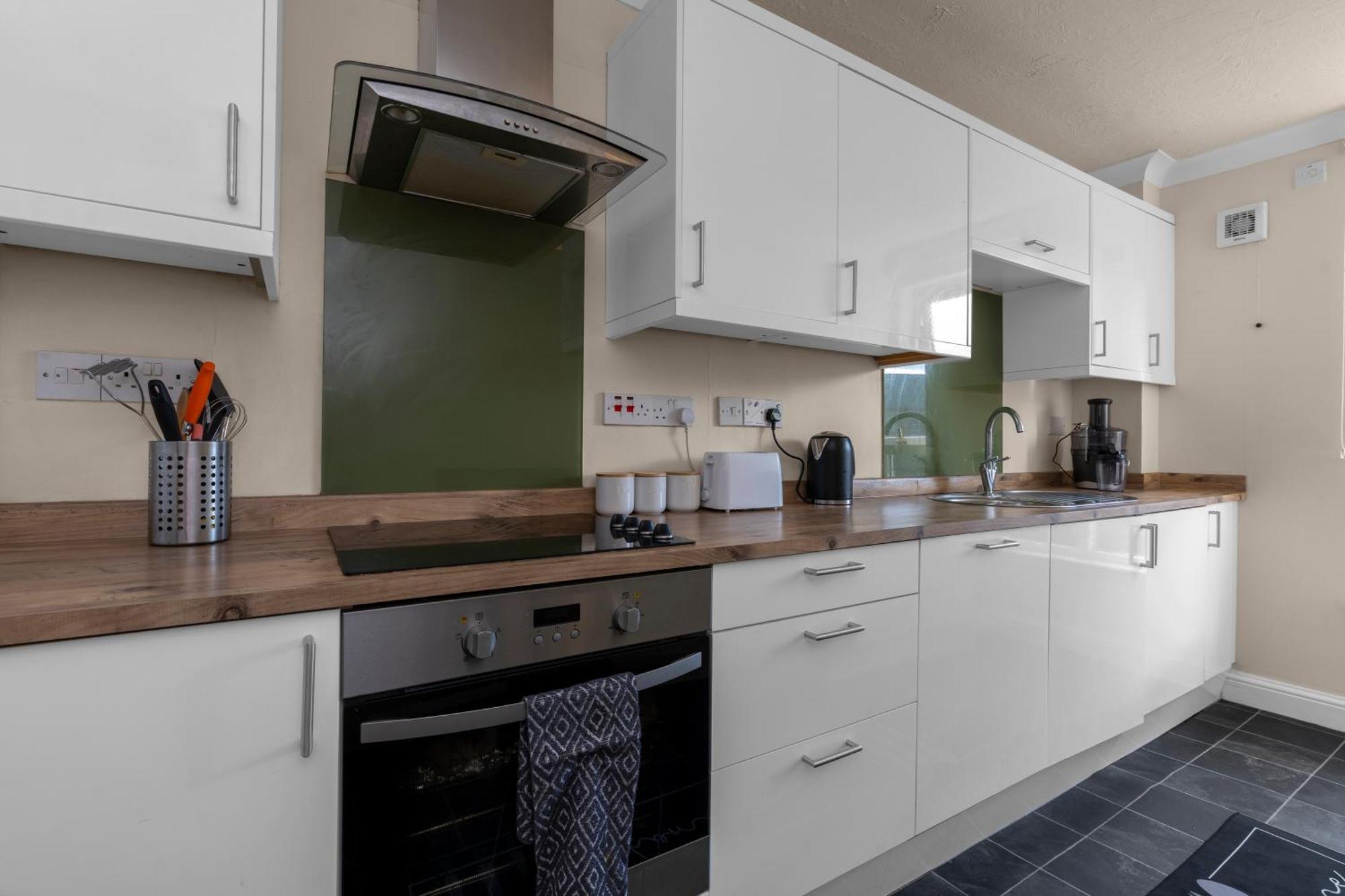 2 Bedroom In With Free Parking *