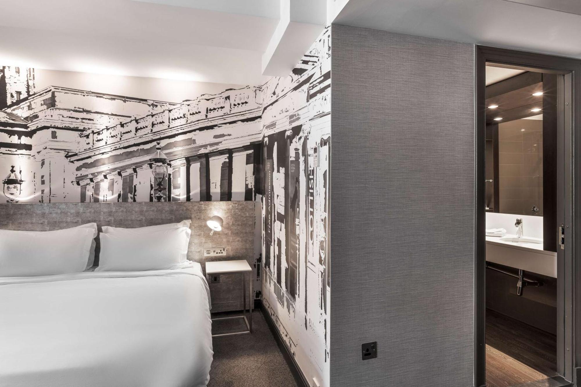 Hotel Radisson Blu Hotel, Centre 4*