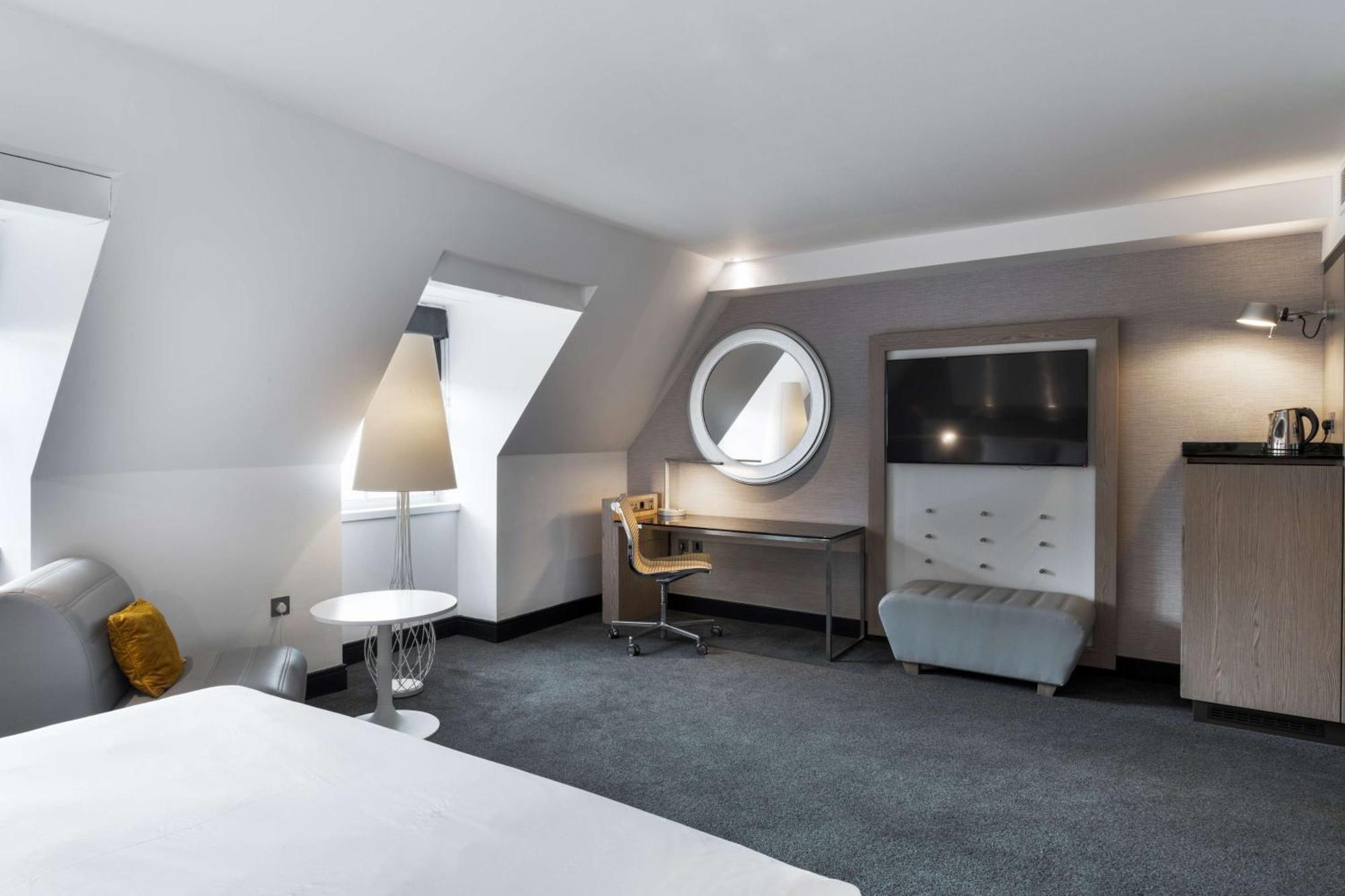Hotel Radisson Blu Hotel, Centre 4*