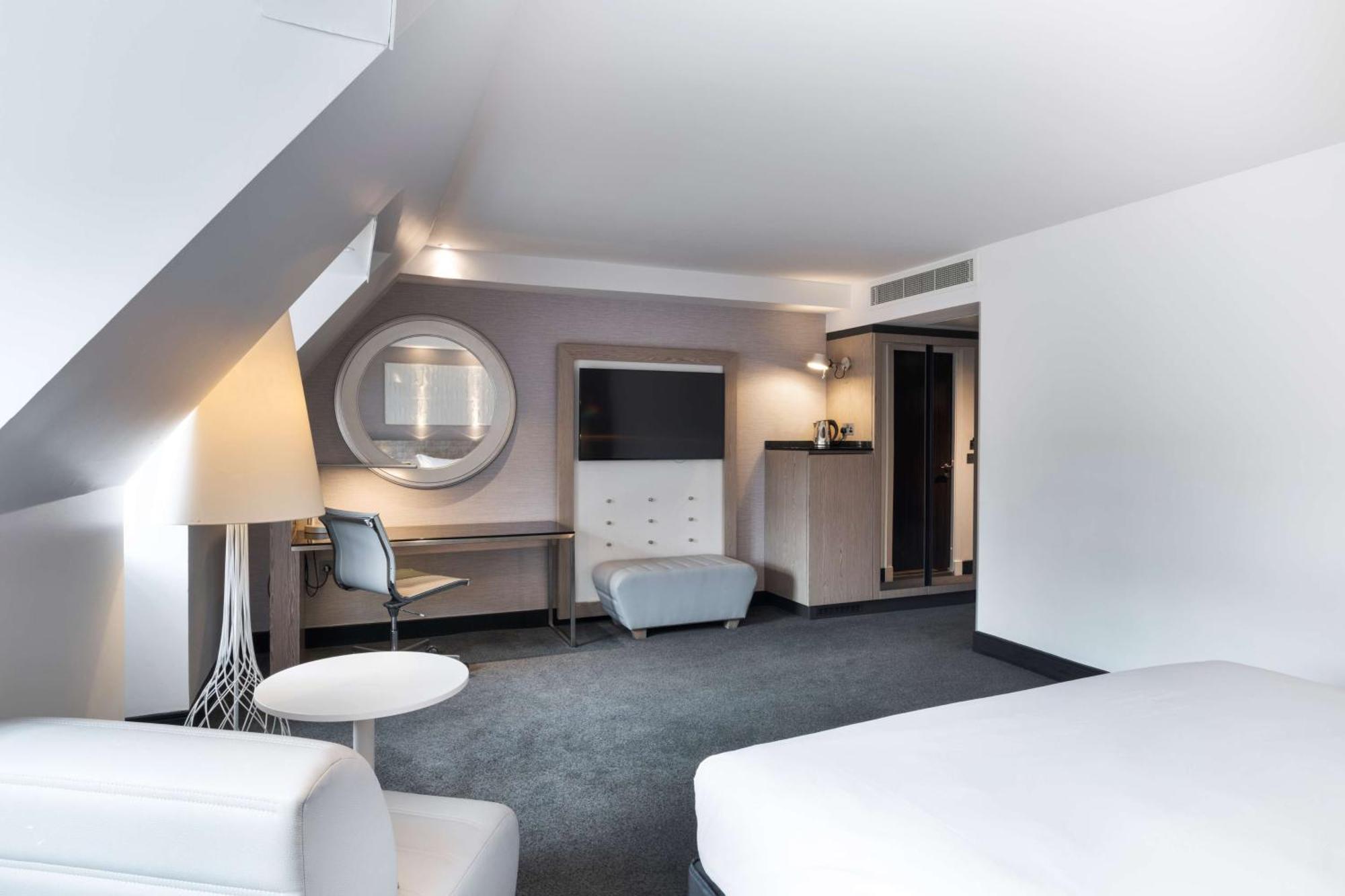 Radisson Blu Hotel, Centre 4* EDI