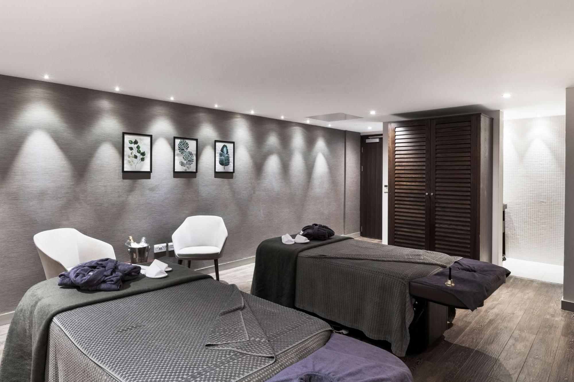 Radisson Blu Hotel, Centre 4*