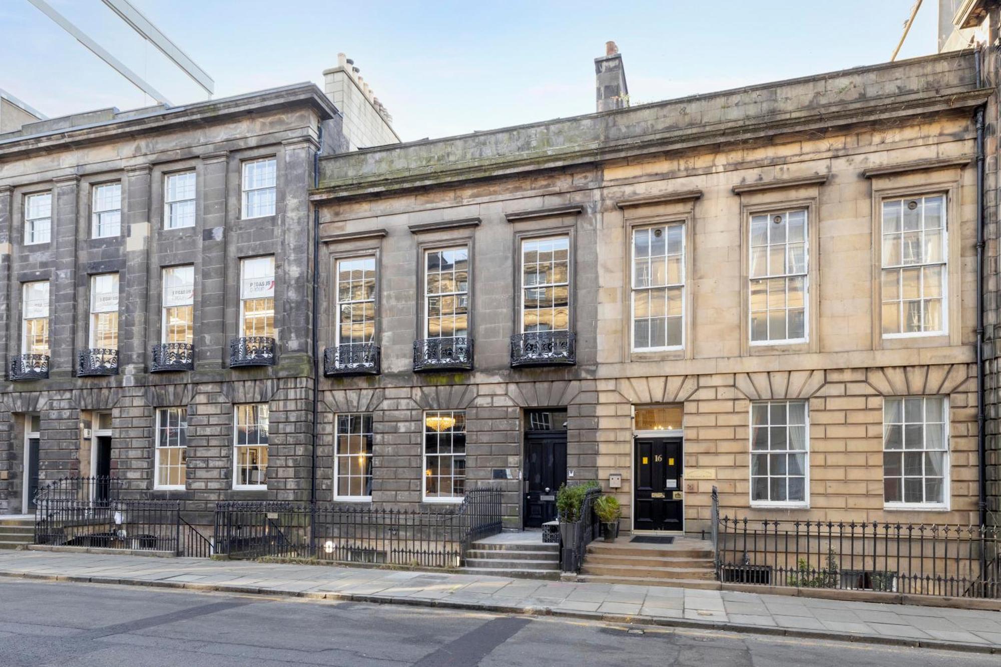 Joivy 3br Flat In Haymarket With Free Parking Appartement *