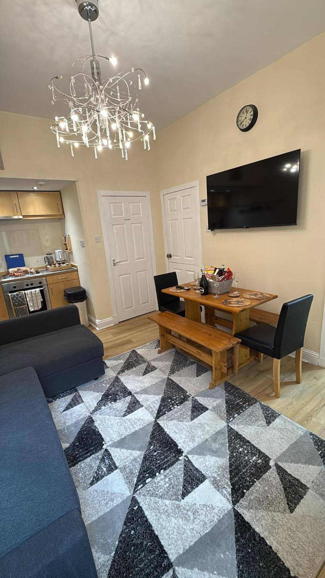 Flat In Old Town , Heart Of Flat Sleeps 6 Apartment EDI
