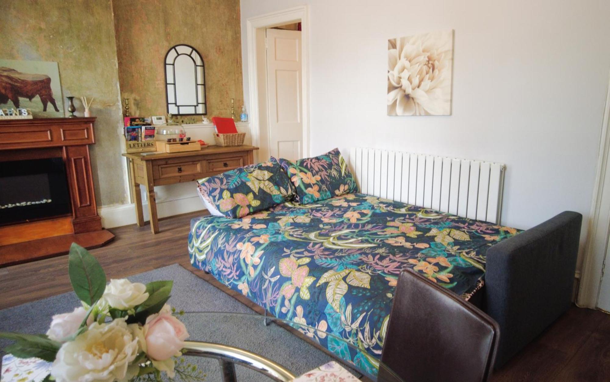 1 Bedrooms Flat In Haymarket, Heart Of Flat Sleeps 4 , * Edinburgh