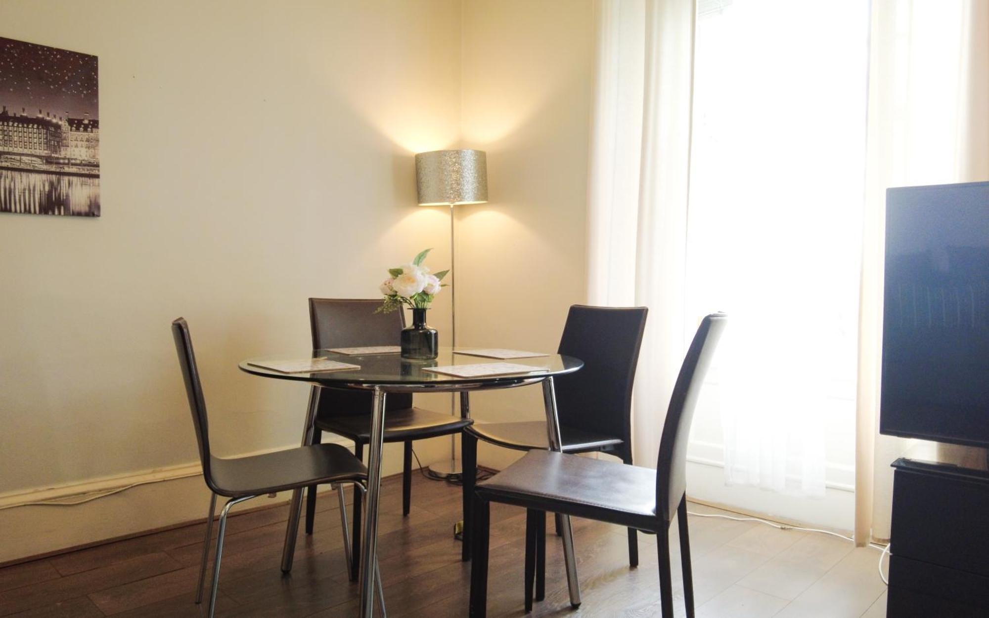 Apartment 1 Bedrooms Flat In Haymarket, Heart Of Flat Sleeps 4 , *