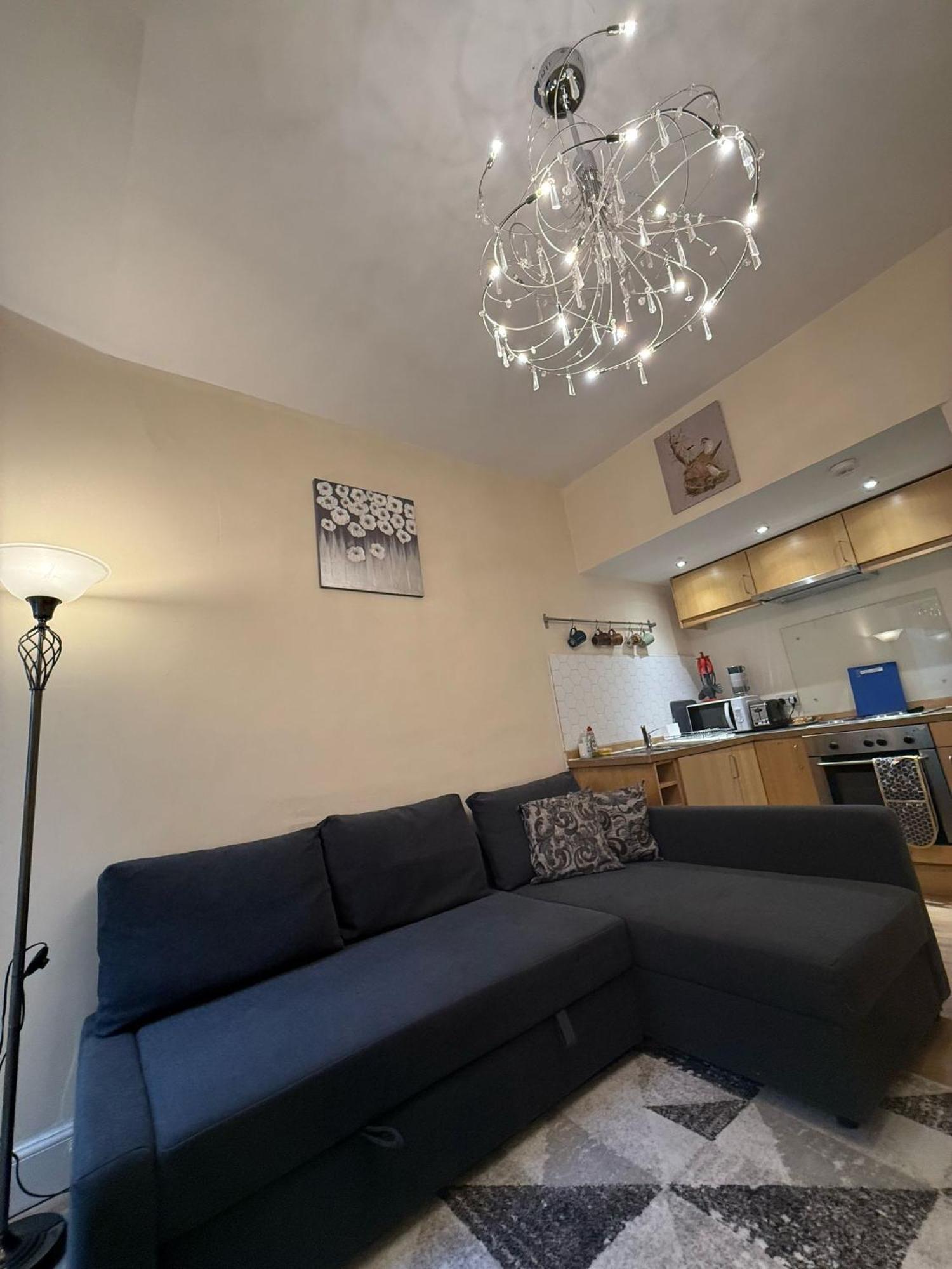 One Bedroom Flat In Old Town , Heart Of Flat Sleeps 6 Appartement *