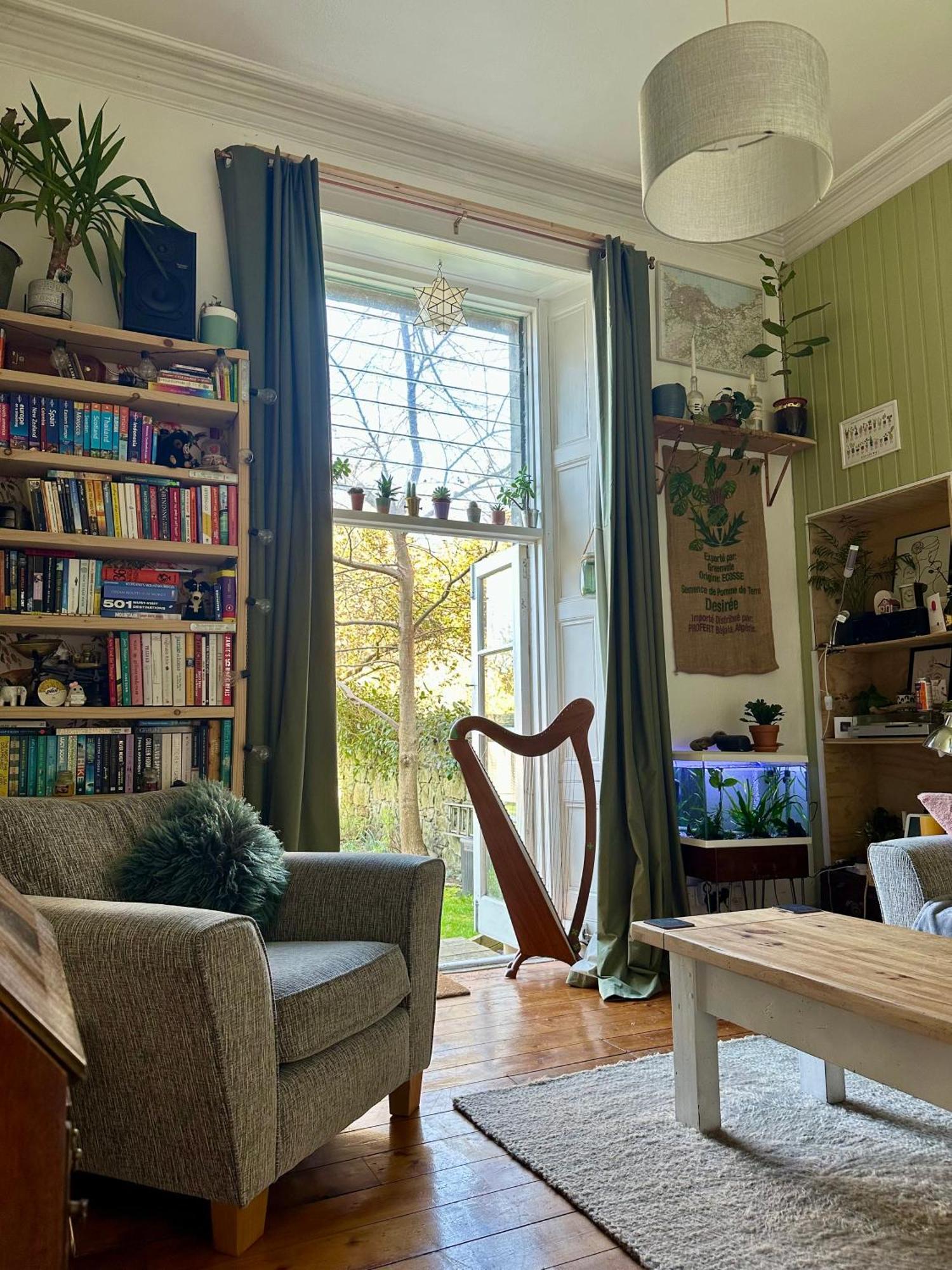 Quirky Apartment In Leith Apartment