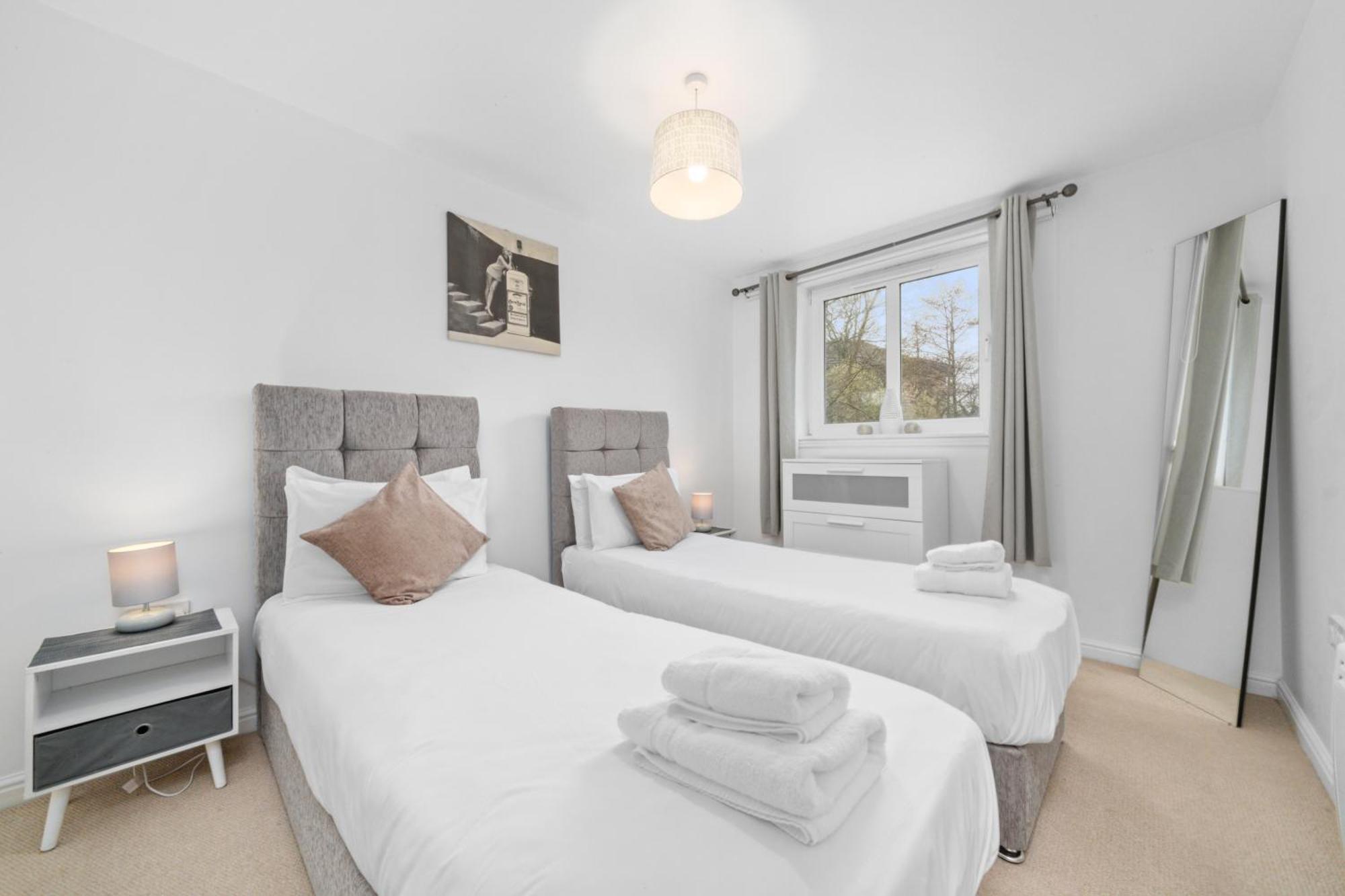 Saughton With Views Of Water Of Leith Holiday home *
