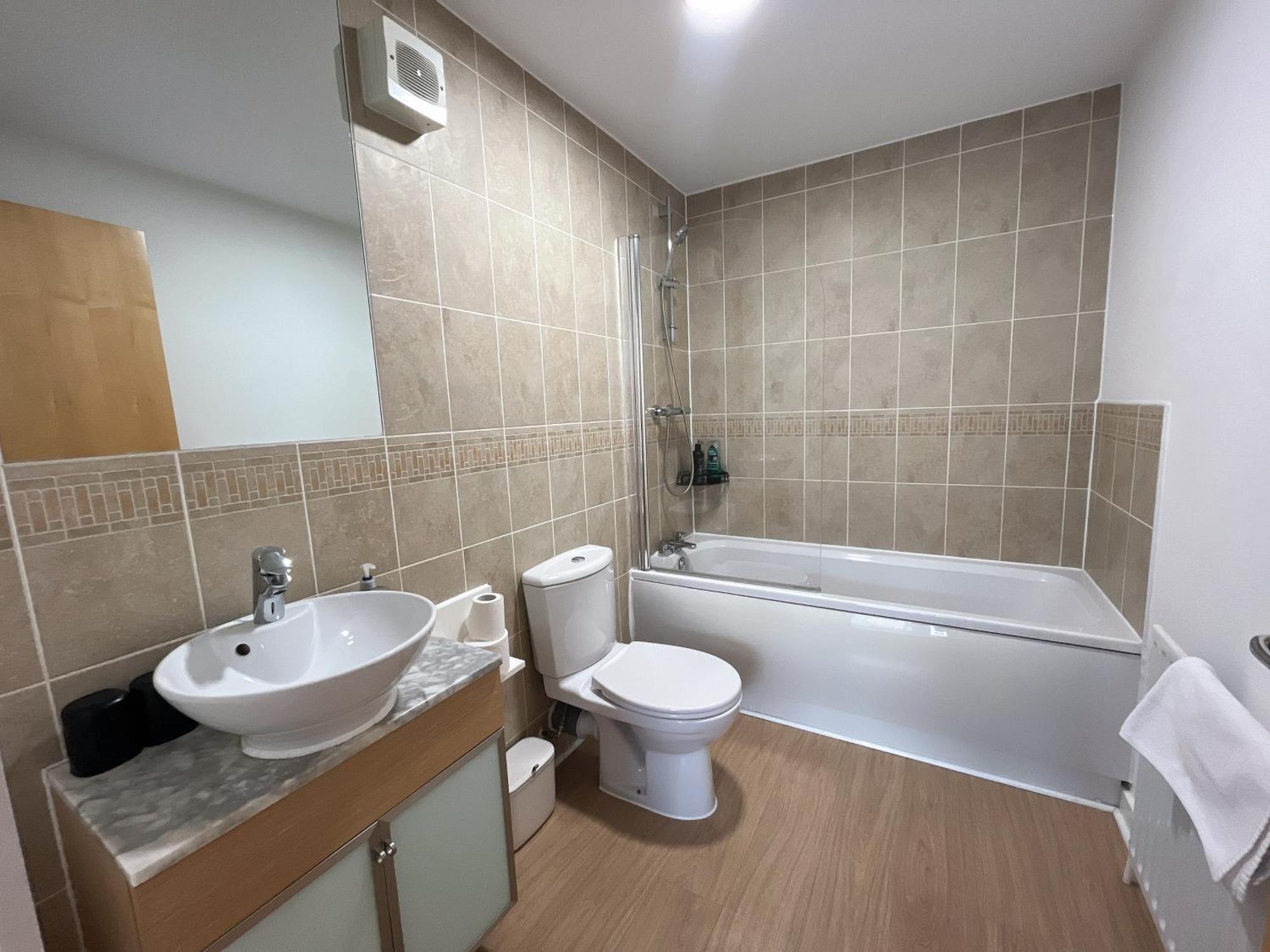 2 Bath Free Parking Edinburgh