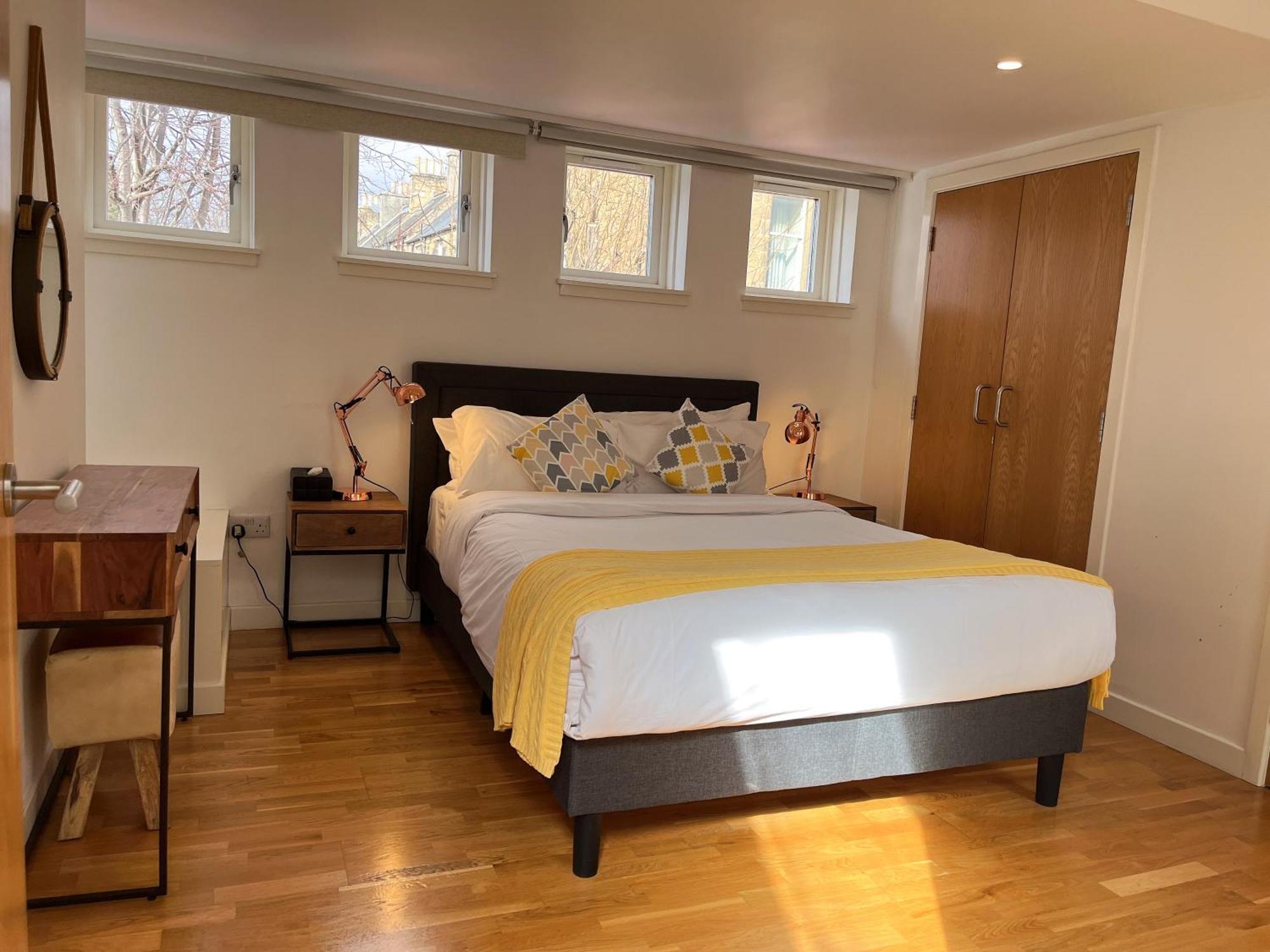2 Bed 2 Bath With Private Parking