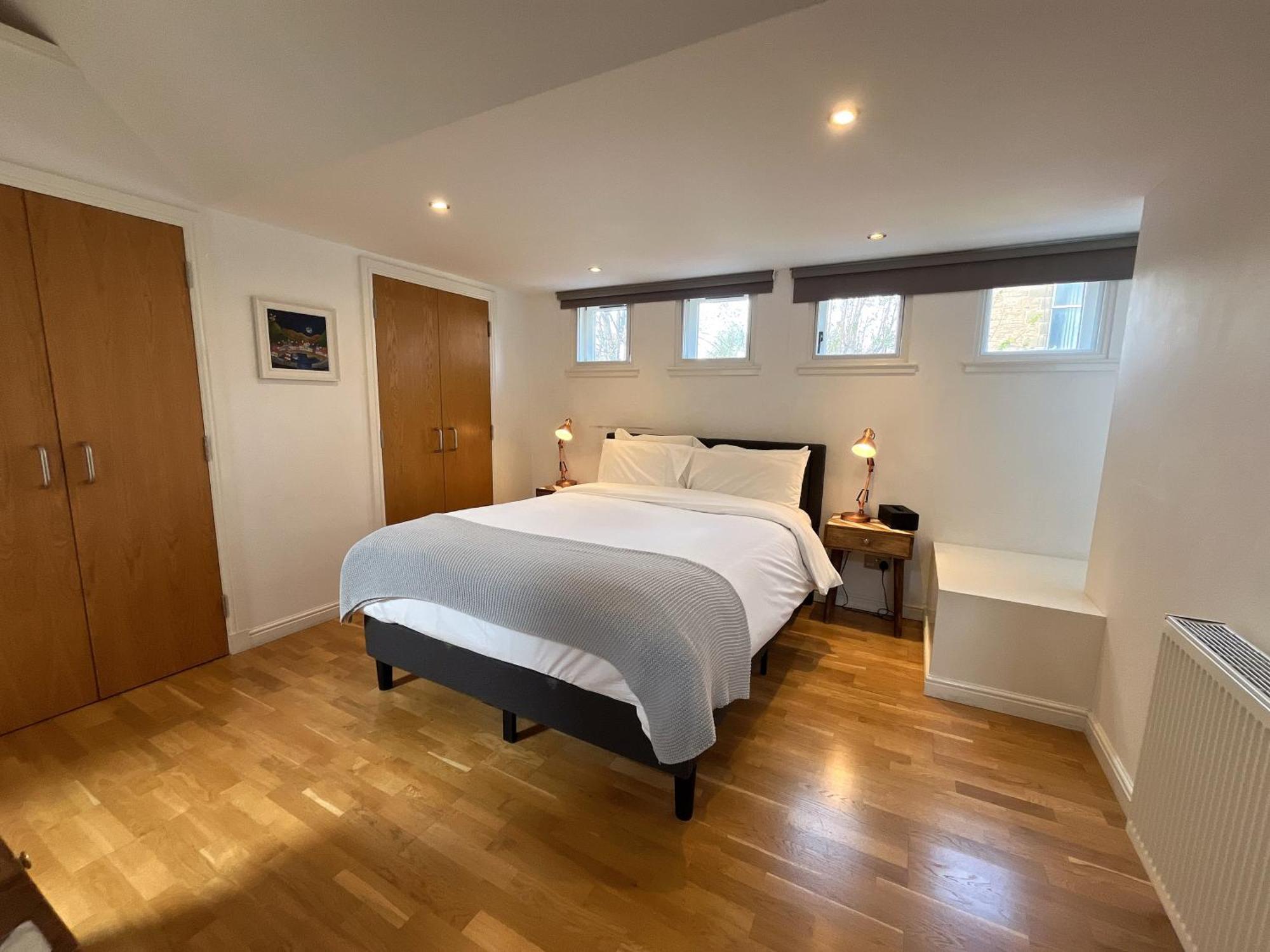 Private Parking 2 Bed 2 Bath *