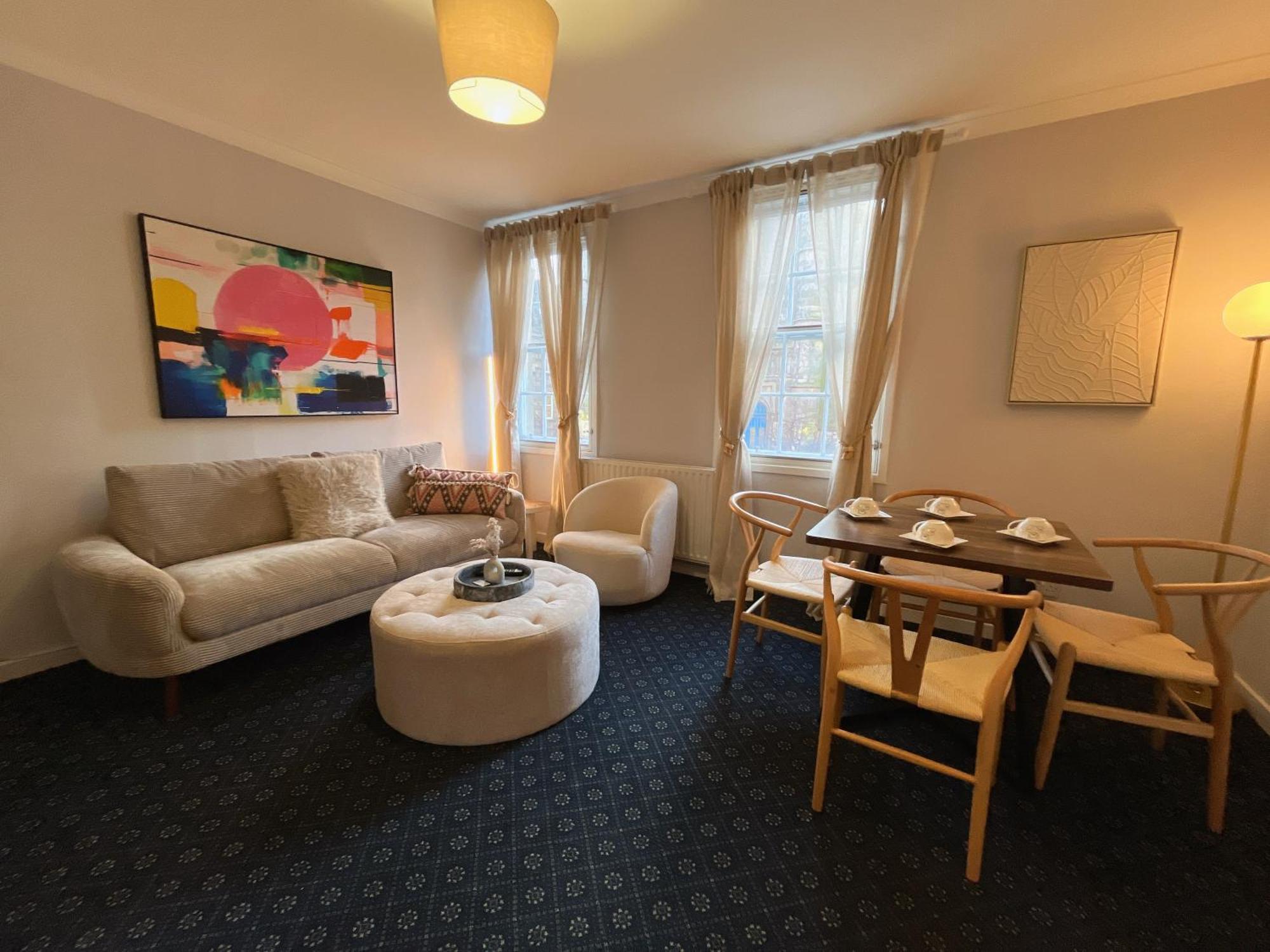 Nicolson Street Two Bedrooms *