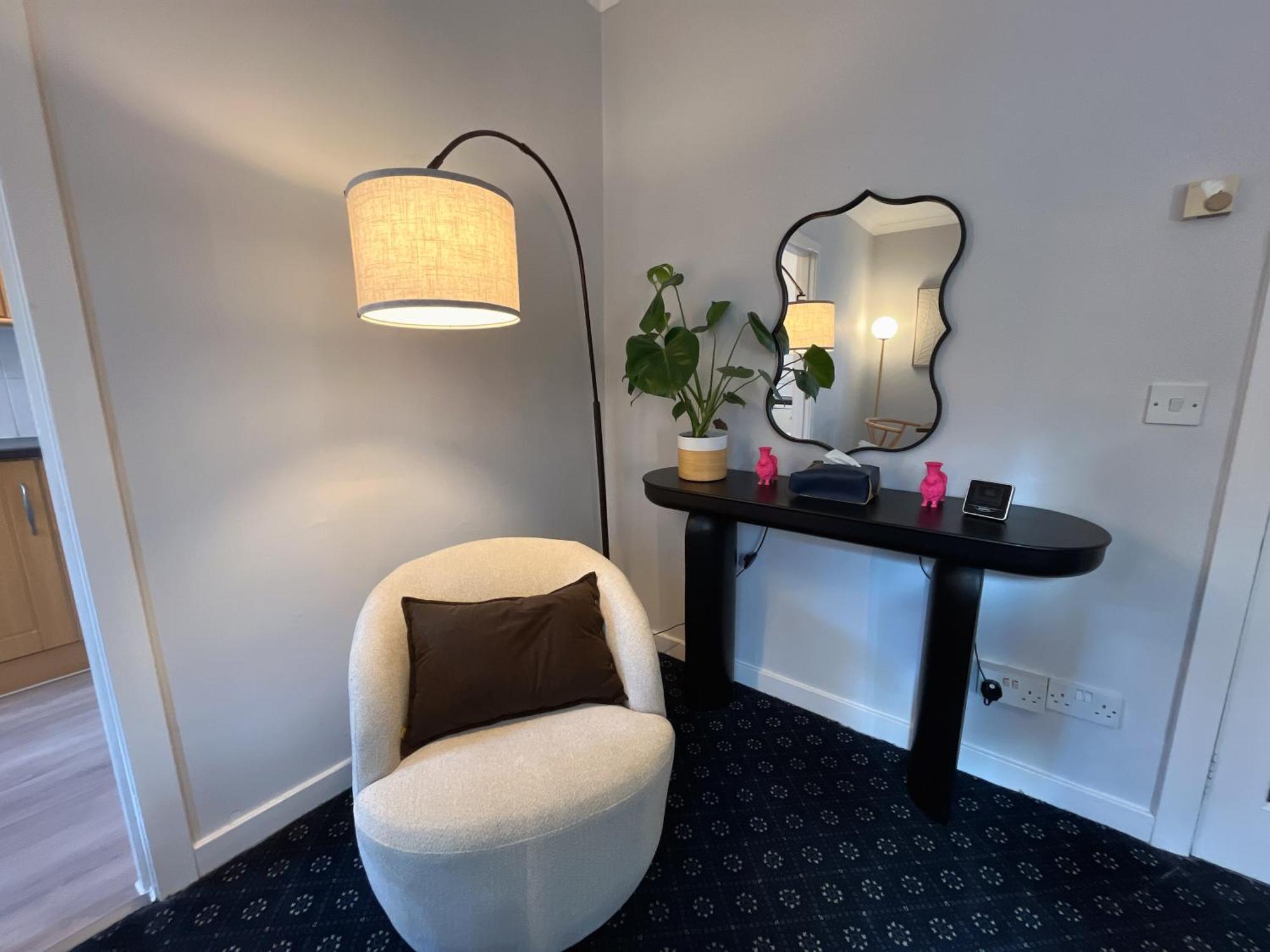 Apartment Nicolson Street Two Bedrooms *