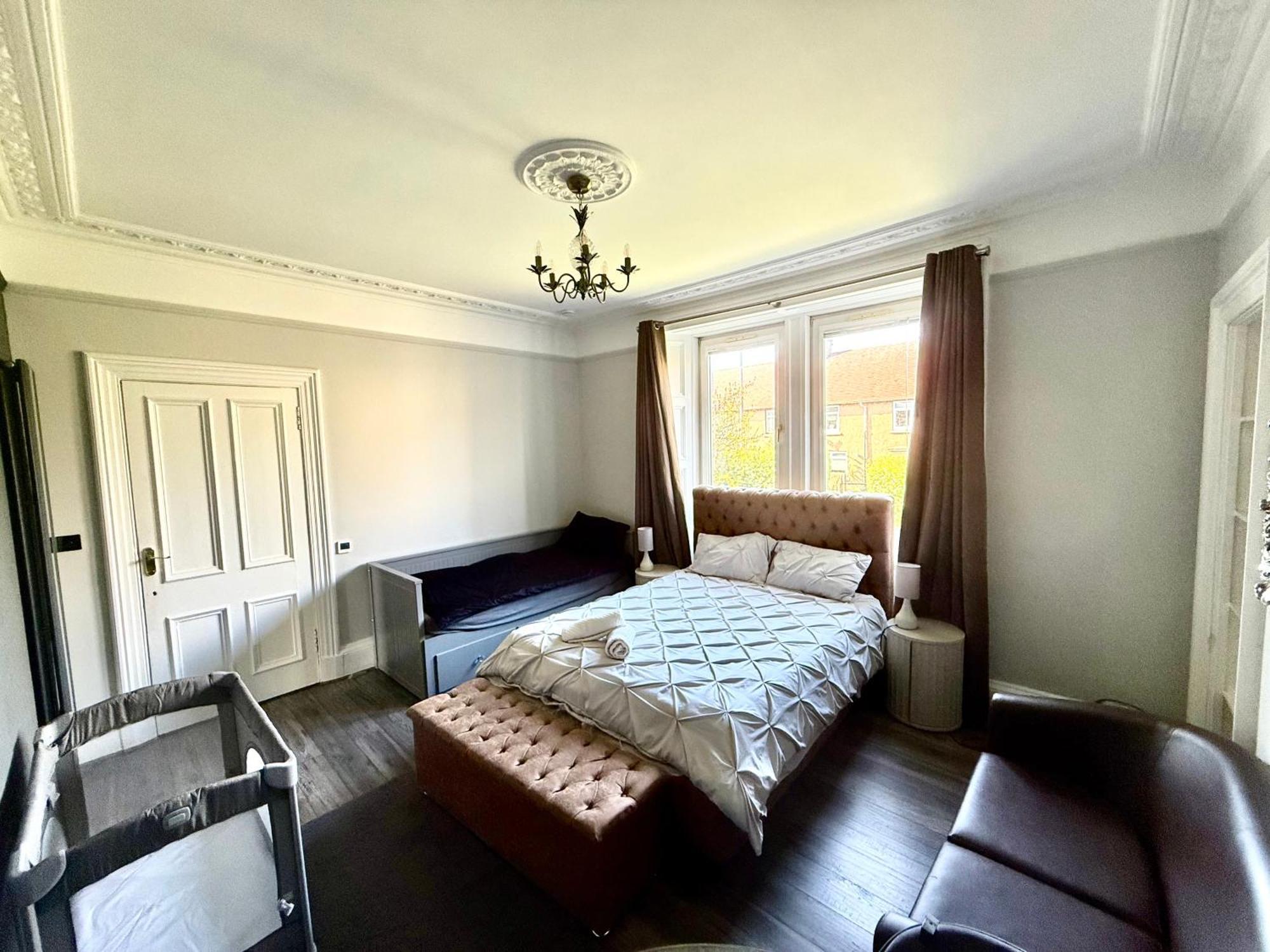 Immanuel House - Modern Luxury Victorian 1872 - Free Parking & Fast Fibre Optic Wifi