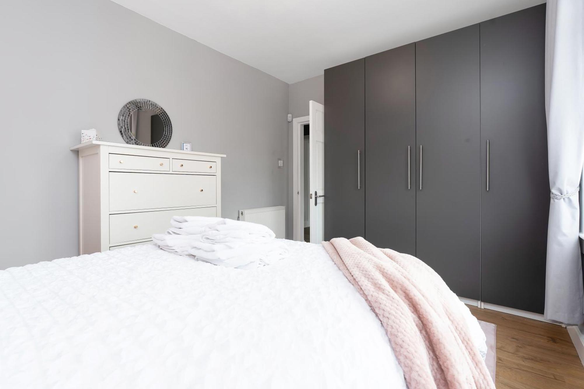 Crewe - 2 Bed, Free Off Street Parking And Private Garden Appartement