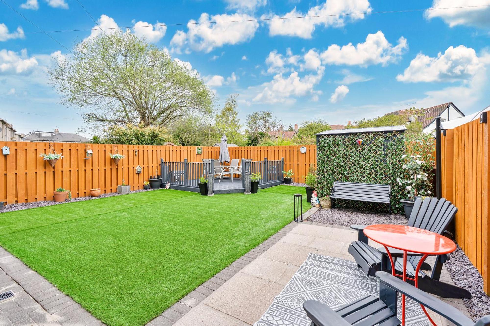 Crewe - 2 Bed, Free Off Street Parking And Private Garden EDI