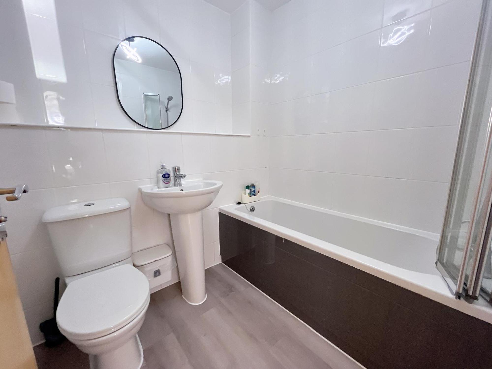 Appartement Quiet 2 Bedrooms And 2 Bathrooms With Free Parking