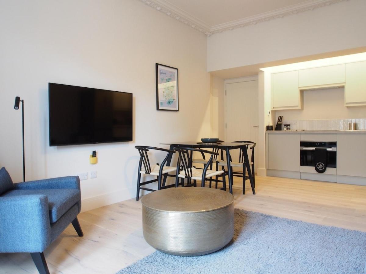Spacious And Modern 2-bed On Easter Road - Flat 3, Elgin House Apartment *
