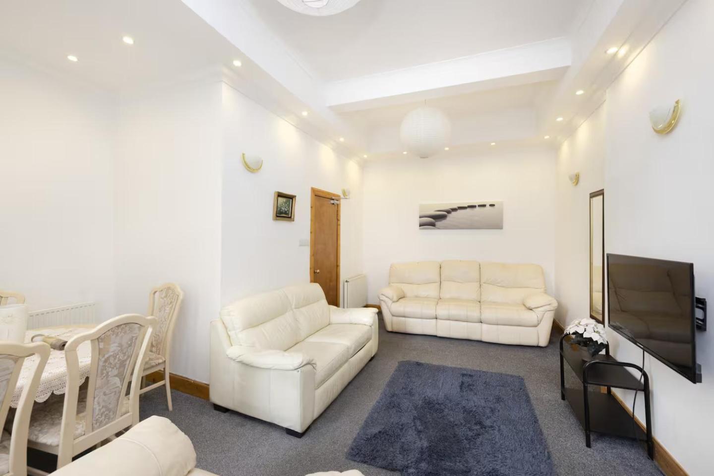 Joivy 3 Bed Flat In Old Town, Close To Grassmarket * Edinburgh
