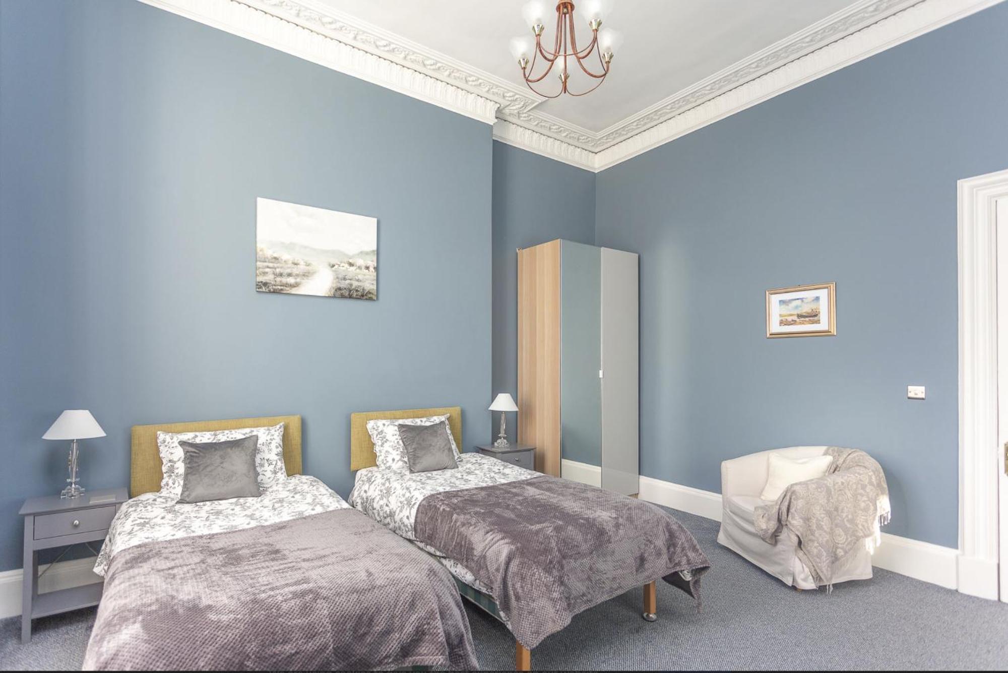 A Two Bedroom - Victorian At 8 Priestfield Road Apartment