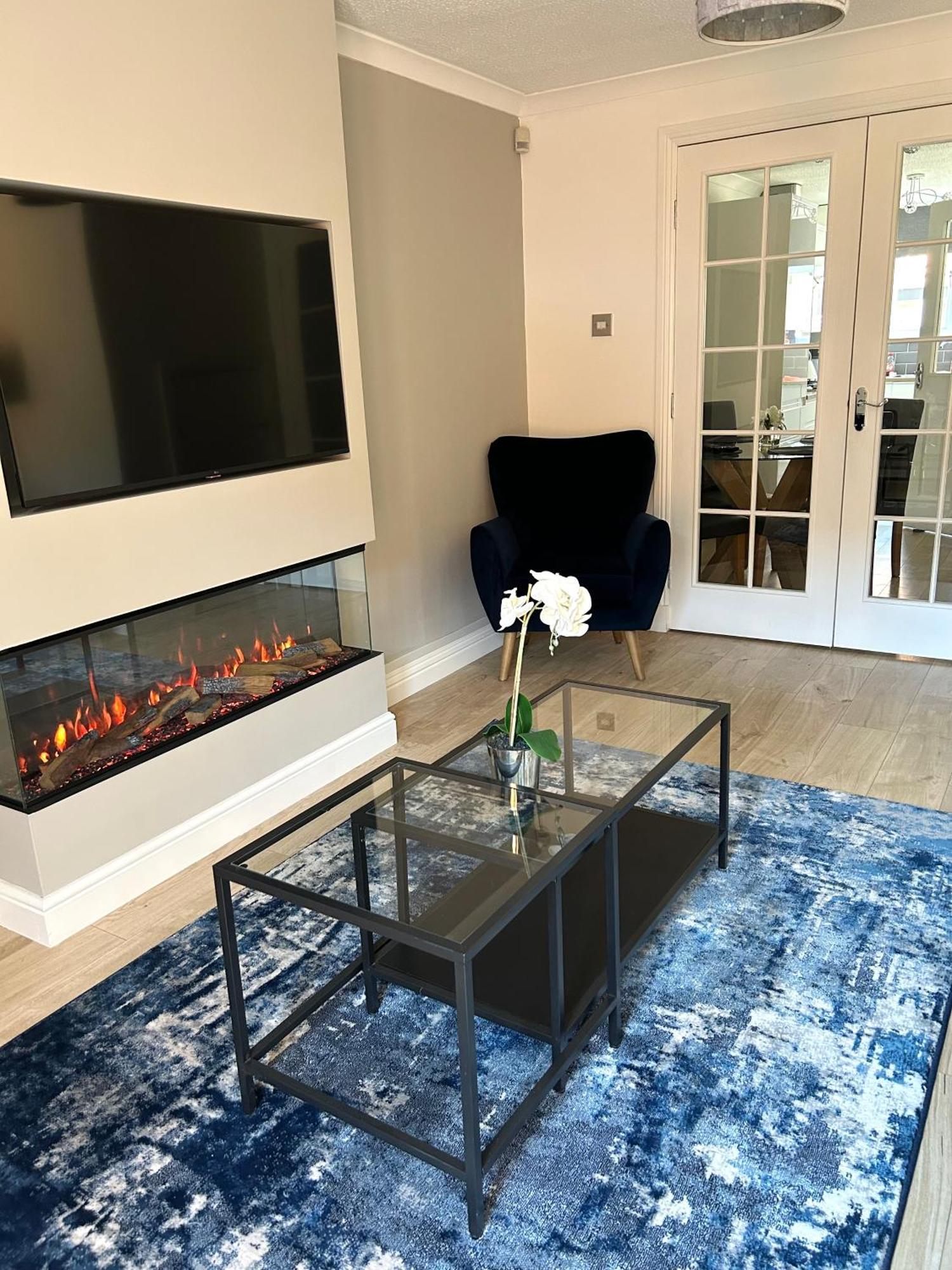 3 Bedroom - 2 Bathroom Townhouse In Corstorphine Near Murrayfield Stadium - Direct Bus To Centre In 20 Minutes - Two Private Parking Spaces - Private Sunny Garden - Recently Refurbished Édimbourg