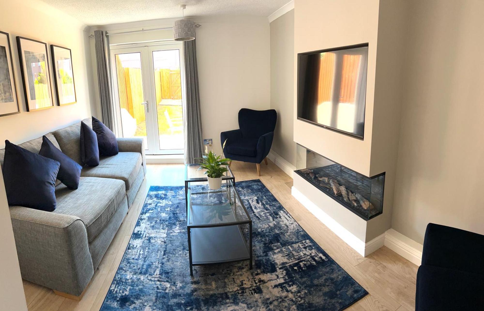 3 Bedroom - 2 Bathroom Townhouse In Corstorphine Near Murrayfield Stadium - Direct Bus To Centre In 20 Minutes - Two Private Parking Spaces - Private Sunny Garden - Recently Refurbished * Édimbourg