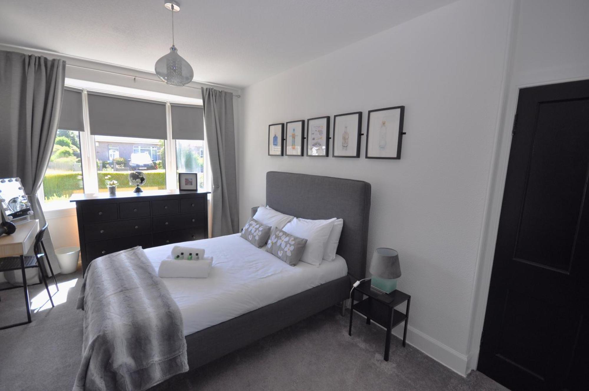 Cosy 2 Bed With Garden And Free Parking Holiday home *