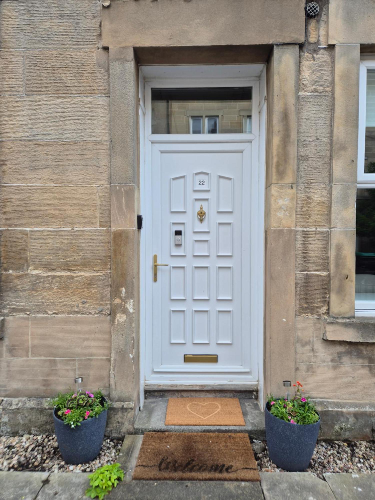 Beautiful Ground Floor Flat Near Haymarket *