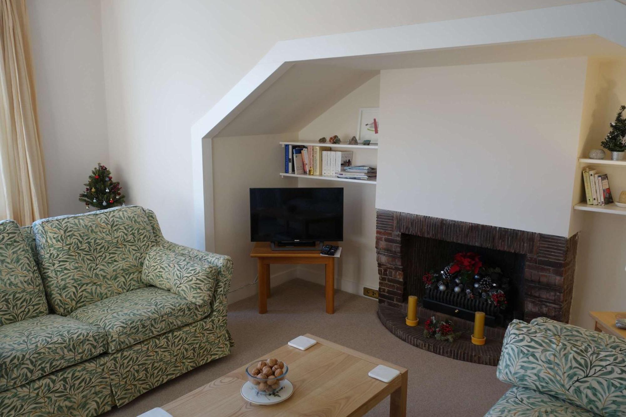 Sophisticated In Centre Apartment Edinburgh