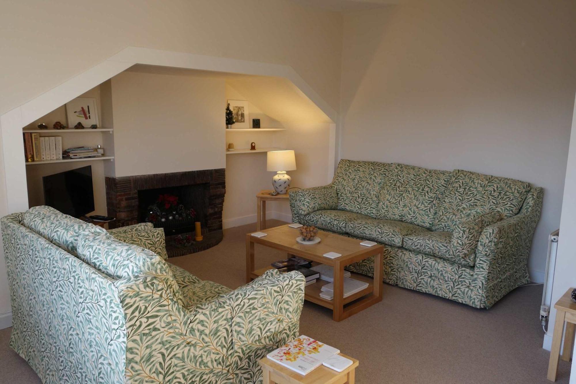 Sophisticated In Centre Apartment *