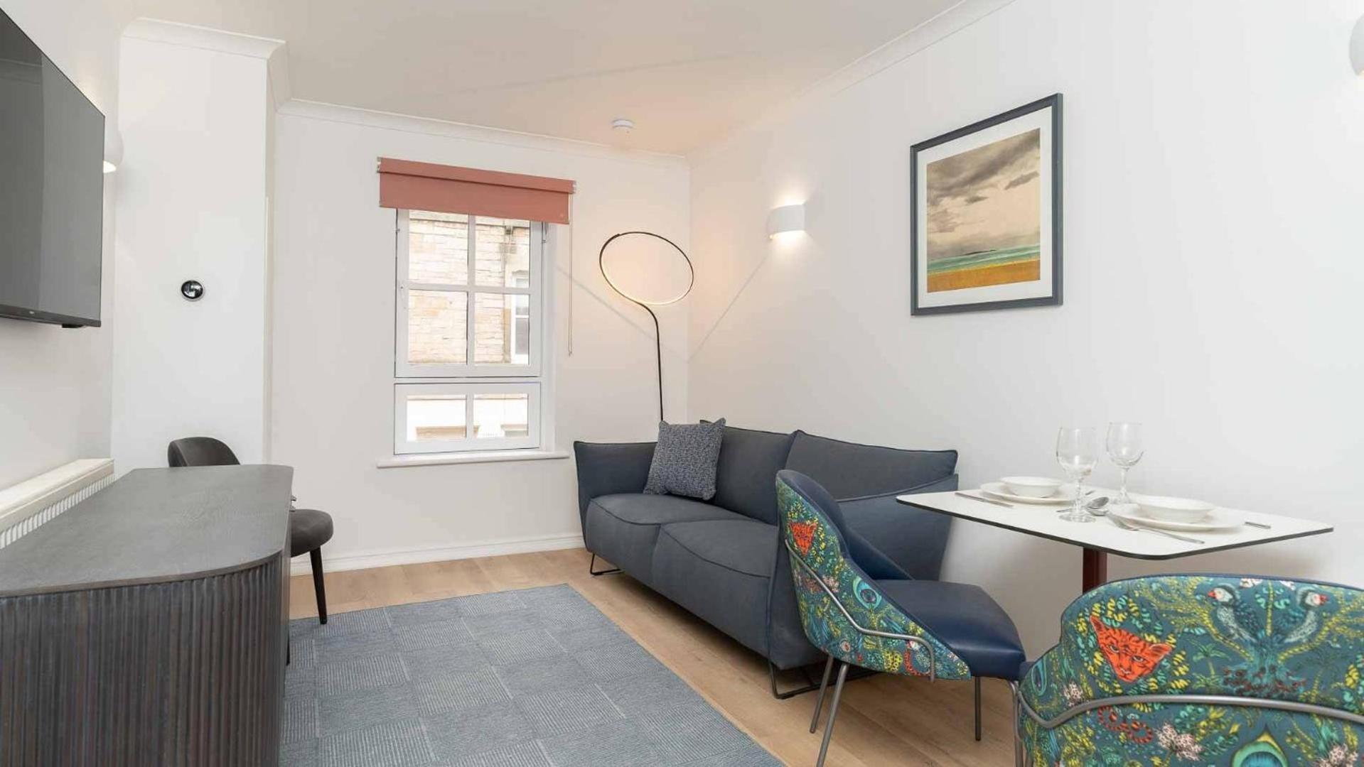 Premier Fountain Court Apartment