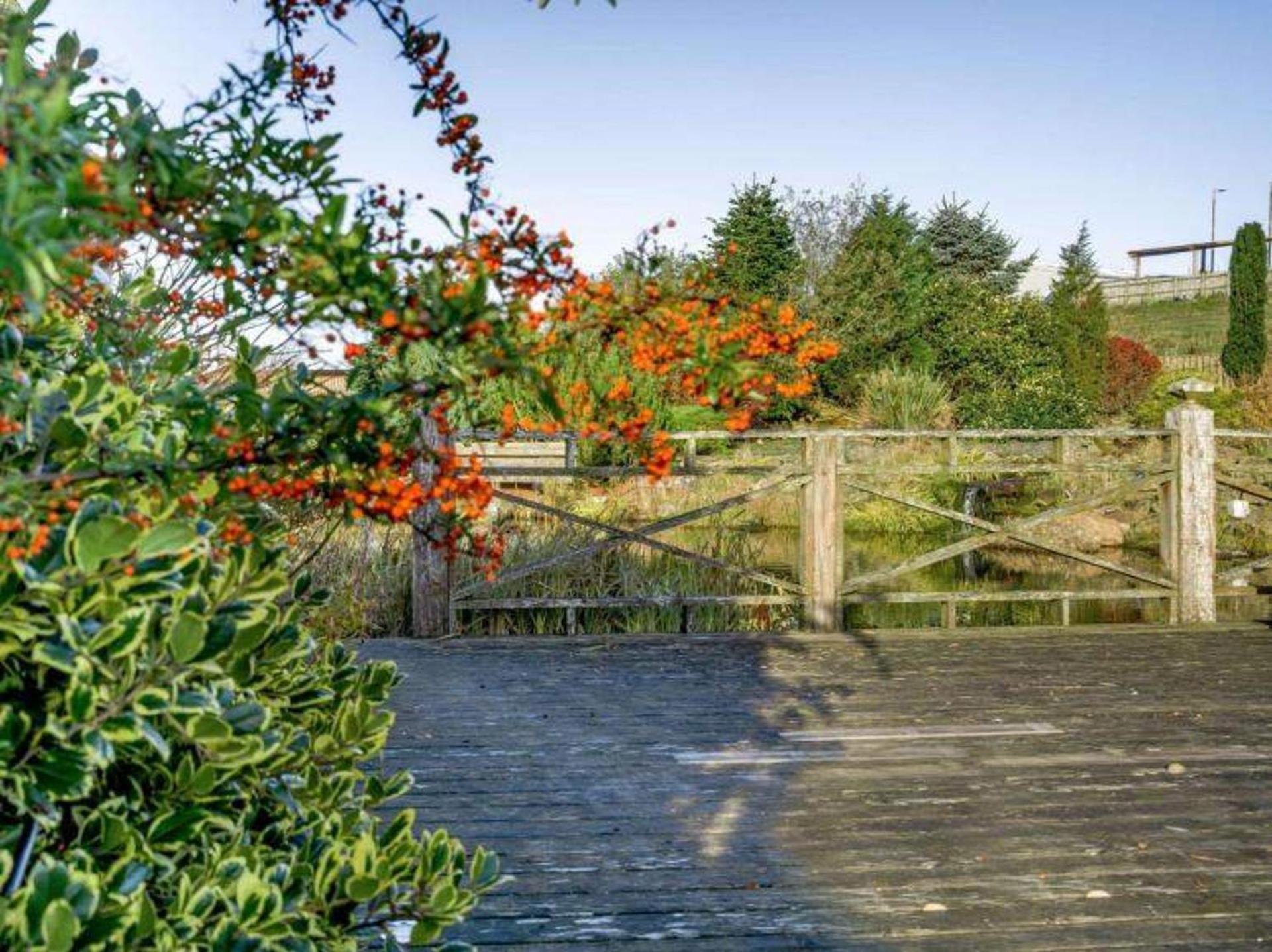 10 Guests - 5 Bedrooms - Deck - Hot Tub * Edinburgh