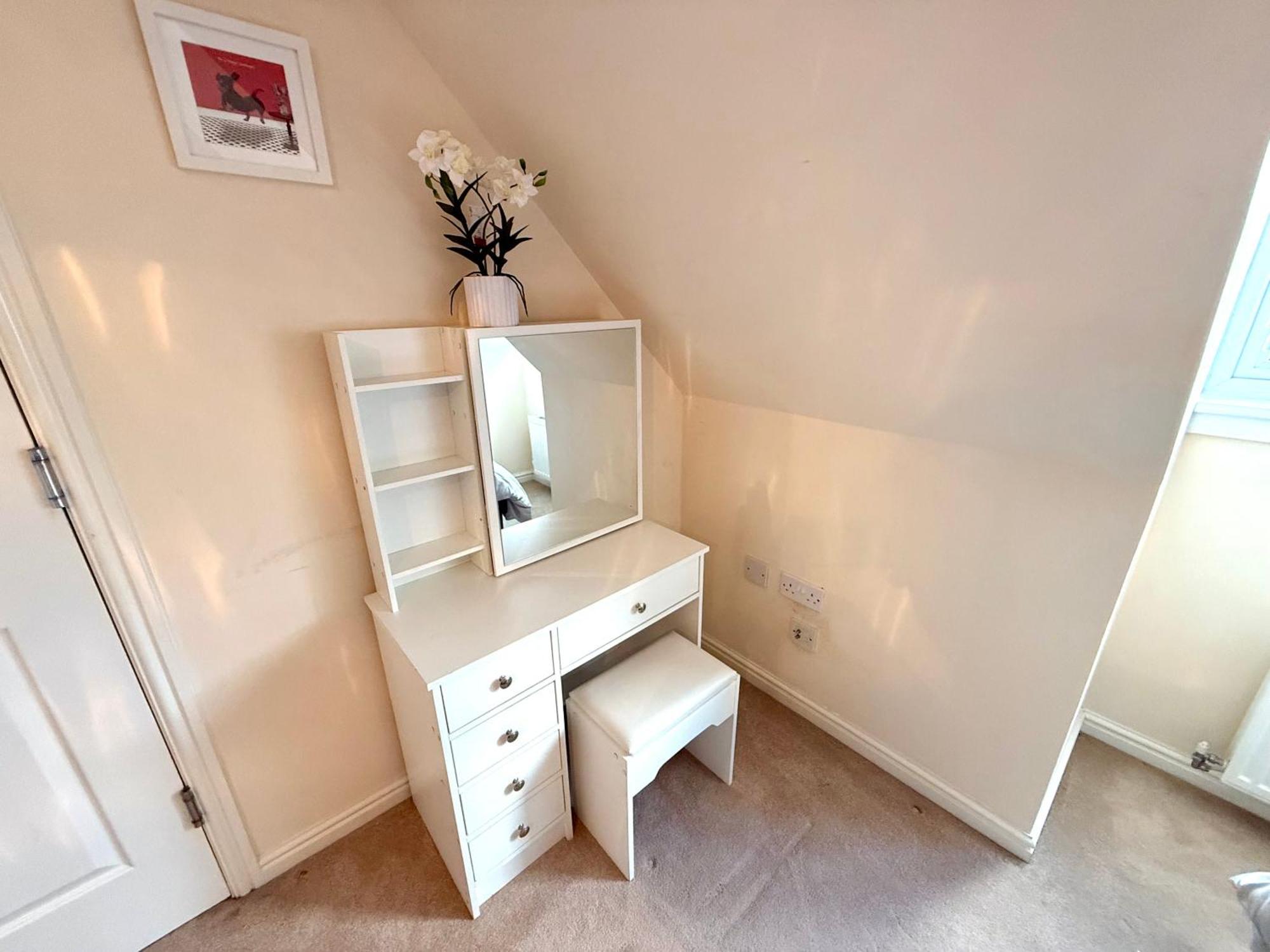 Torwood Townhouse - Free Parking And Contractor Friendly Vakantiehuis