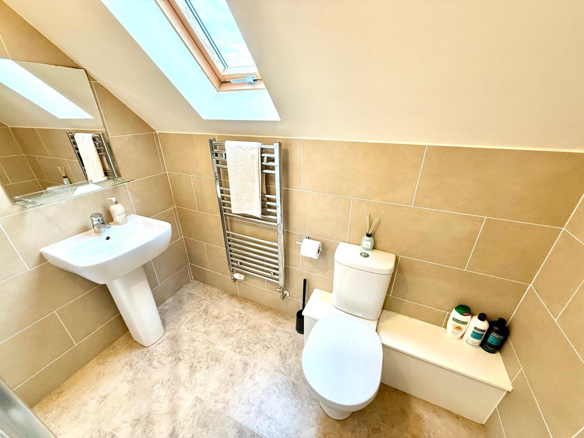 Vakantiehuis Torwood Townhouse - Free Parking And Contractor Friendly