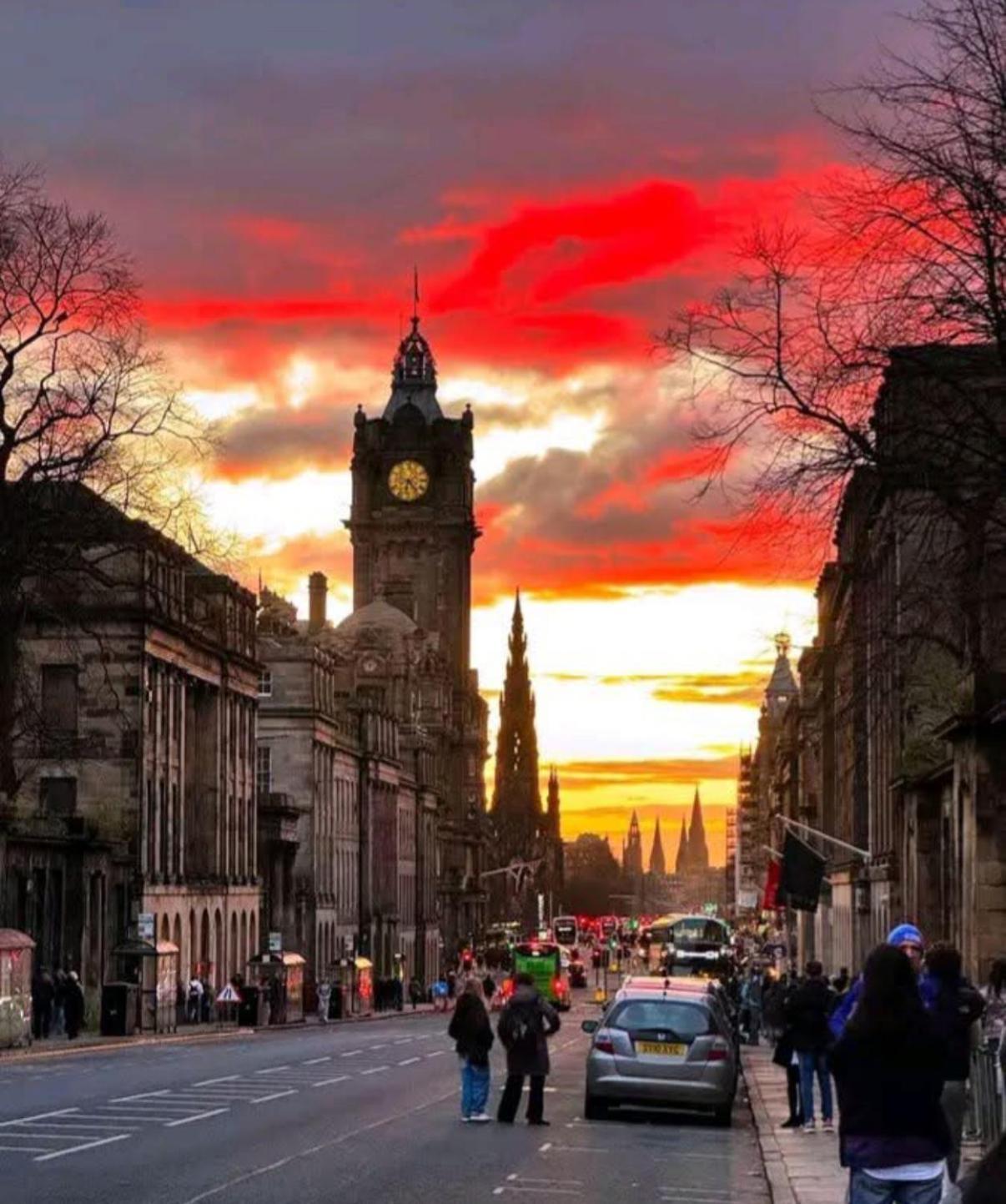 Rose Street Flat * Edinburgh
