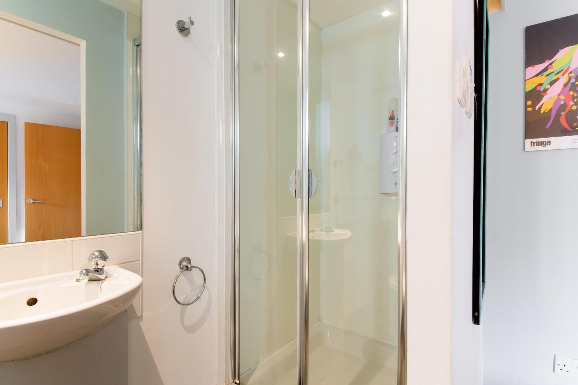 Modern Flat In The Middle Of Old Town Apartment Edinburgh