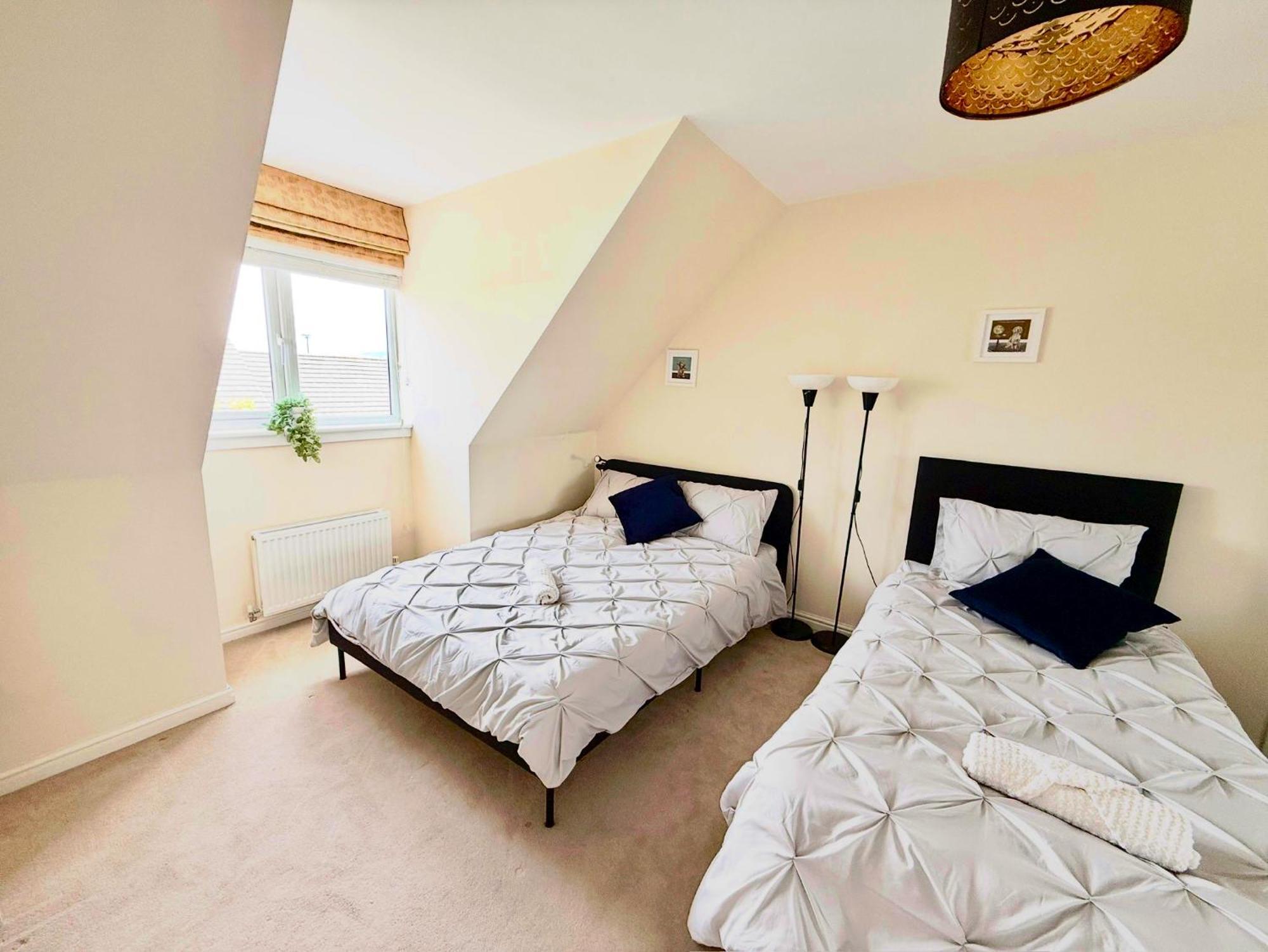 Vakantiehuis Torwood Townhouse - Free Parking And Contractor Friendly