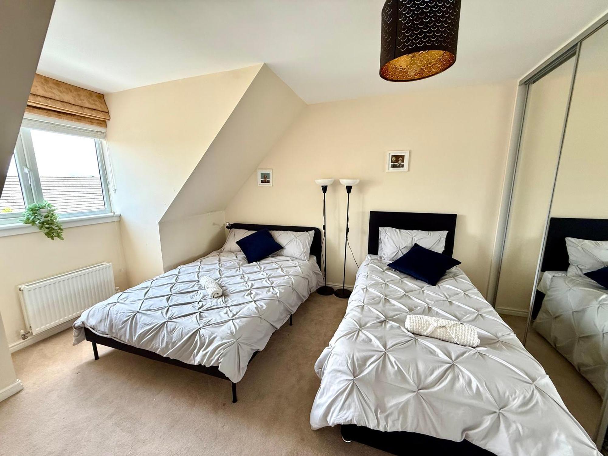 Vakantiehuis Torwood Townhouse - Free Parking And Contractor Friendly Edinburgh