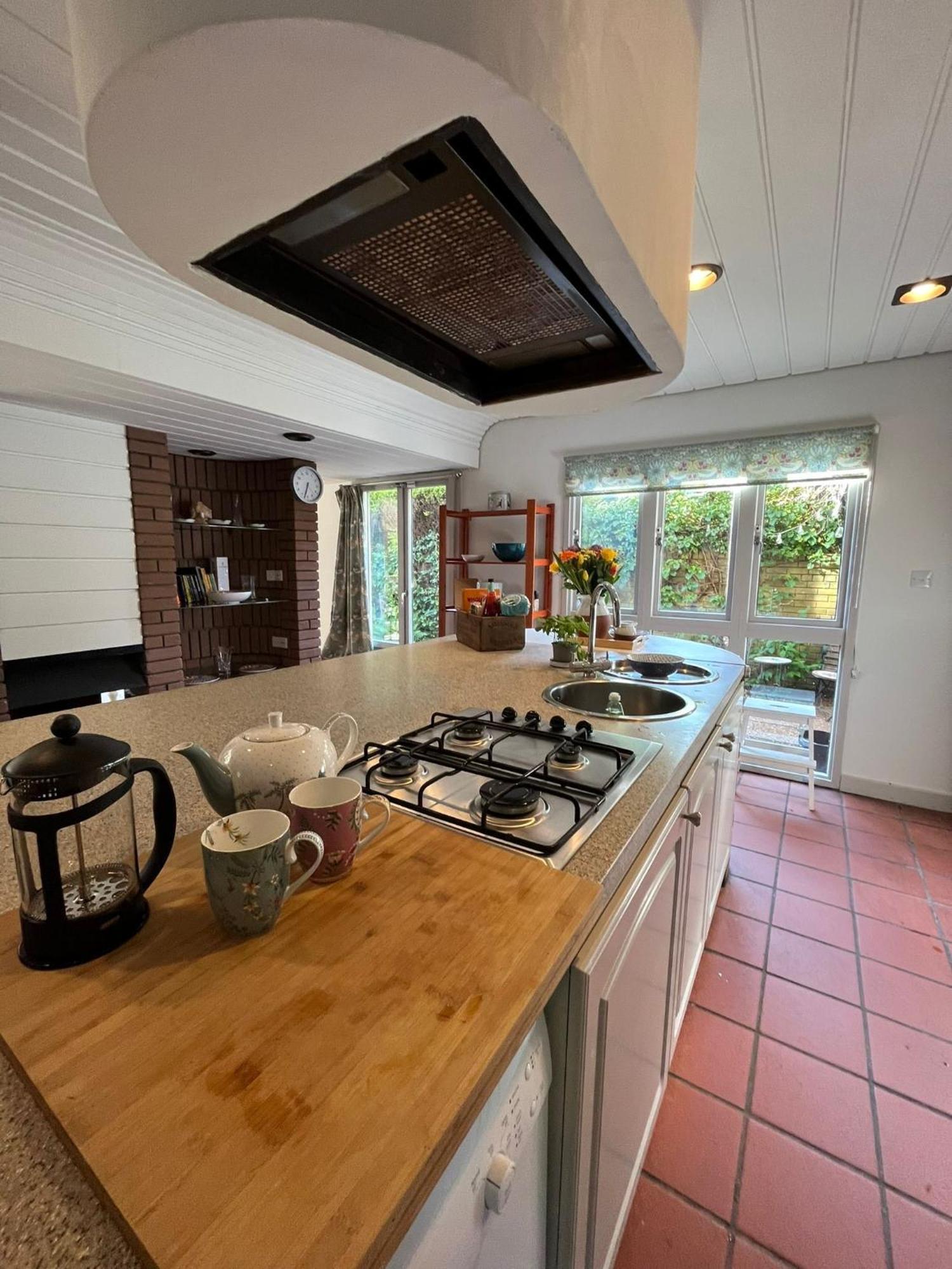 Holiday home Festival Let With Parking And 15 Min Bus To West End Edinburgh