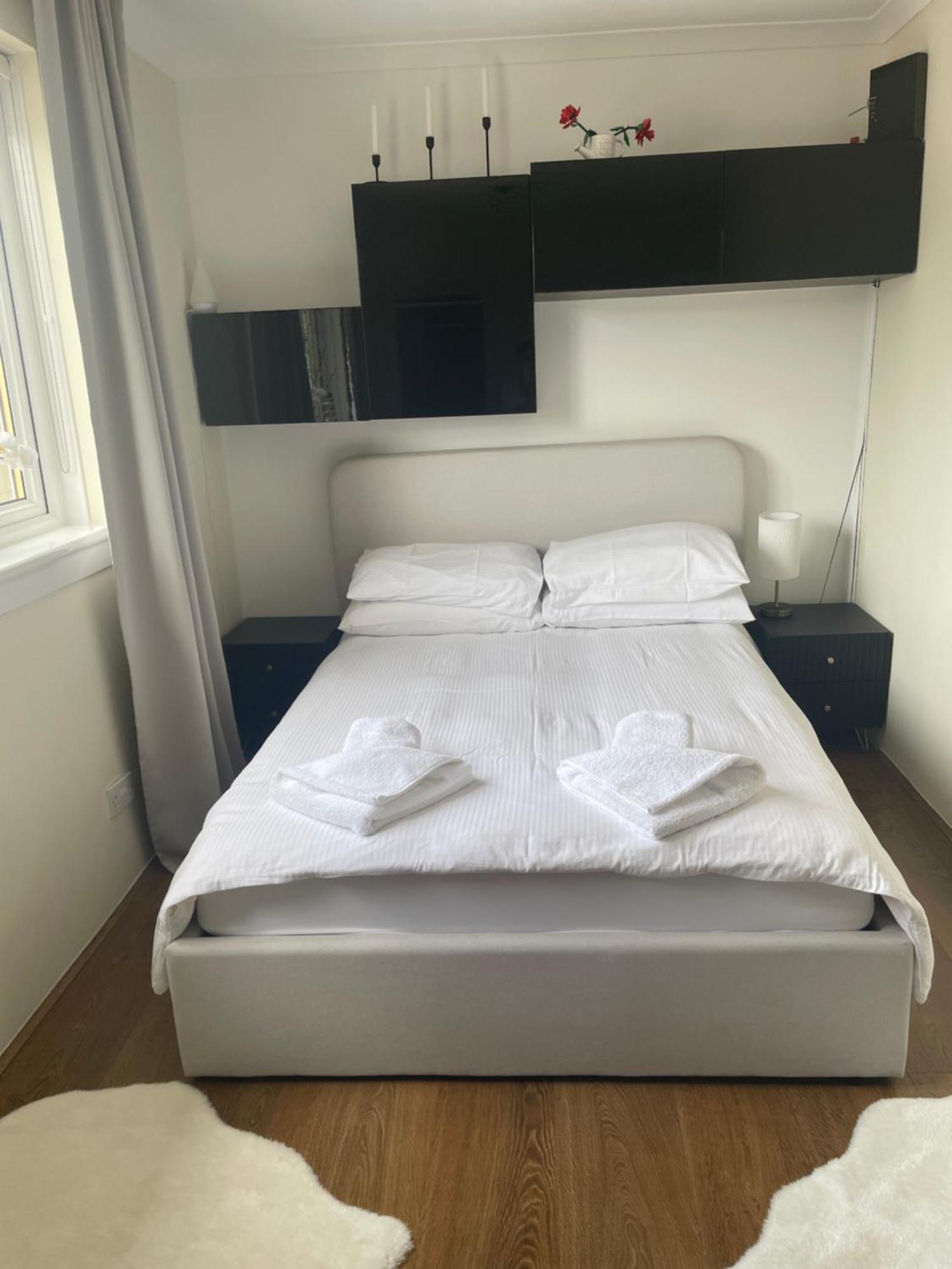 Cheerful 2 Bedroom Flat With Free Parking Apartment
