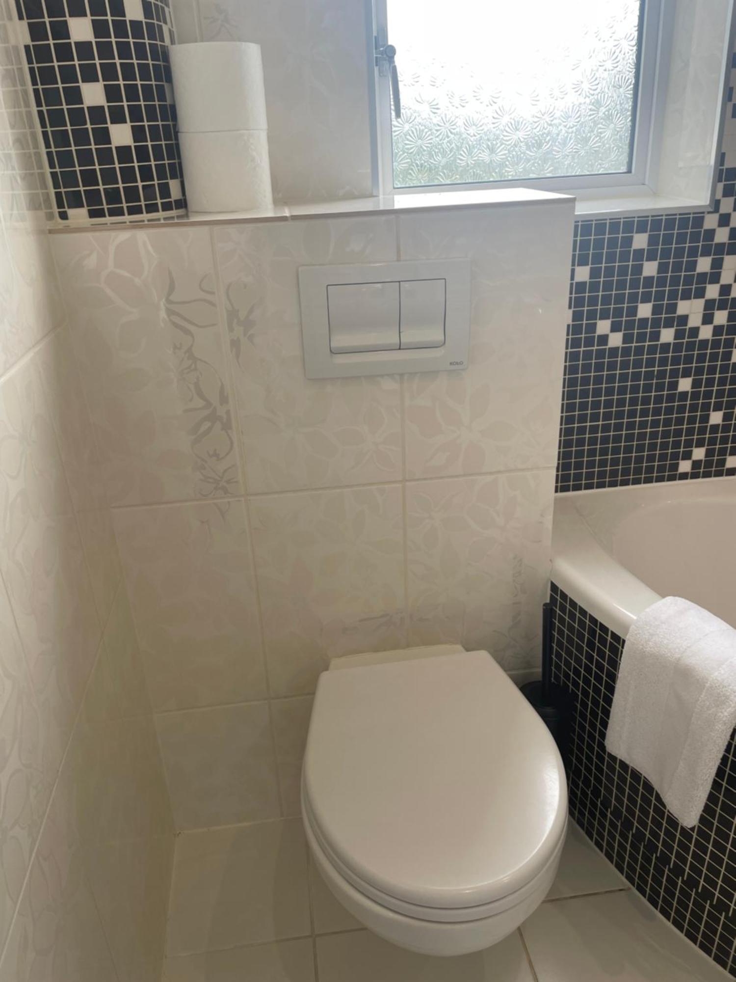 Cheerful 2 Bedroom Flat With Free Parking * Edinburgh