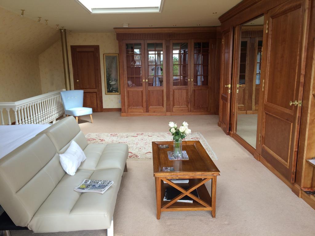 Claremont House Bed & Breakfast 5*