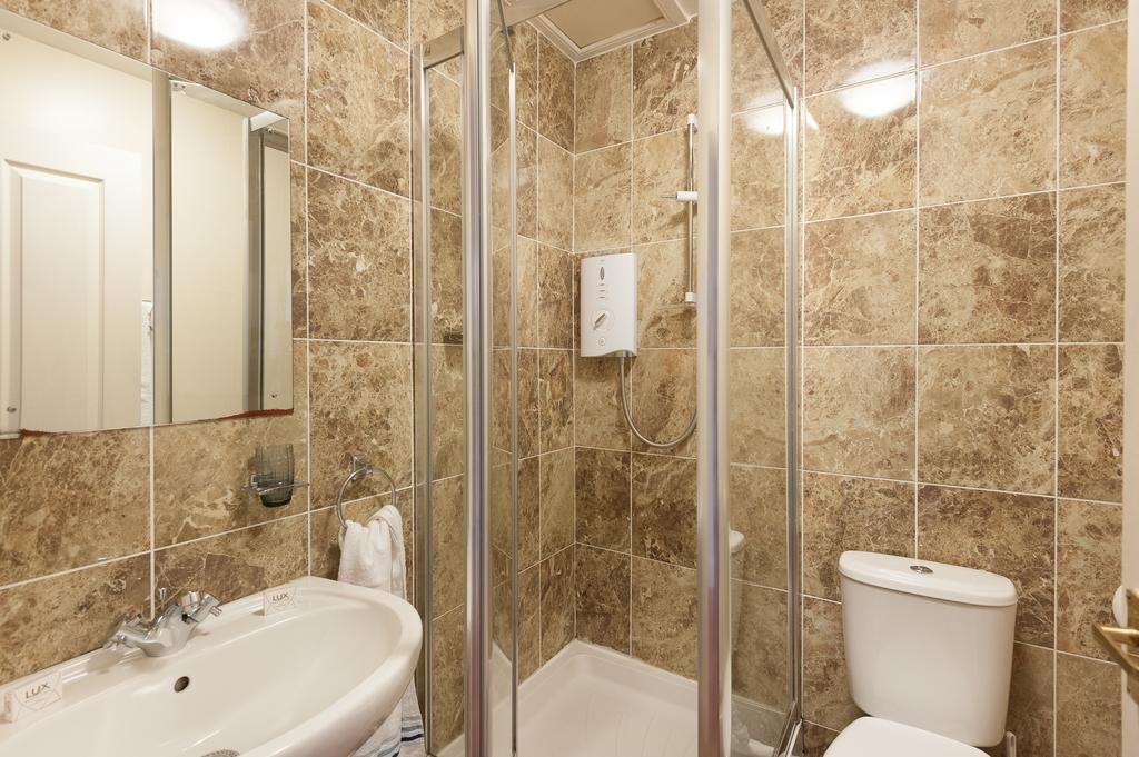 Pitt Street Apartment Beautiful Spacious Apartment Free Parking And Free Sanitizer Apartment *