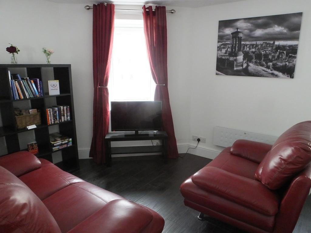 Lochrin Apartment