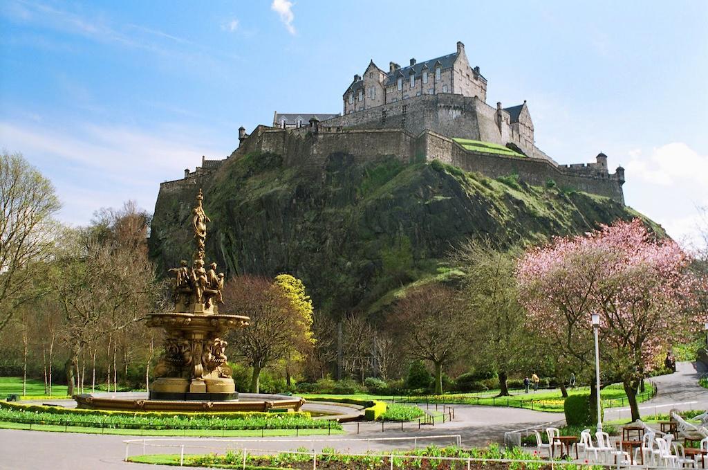 Edinburgh Palace Apartment